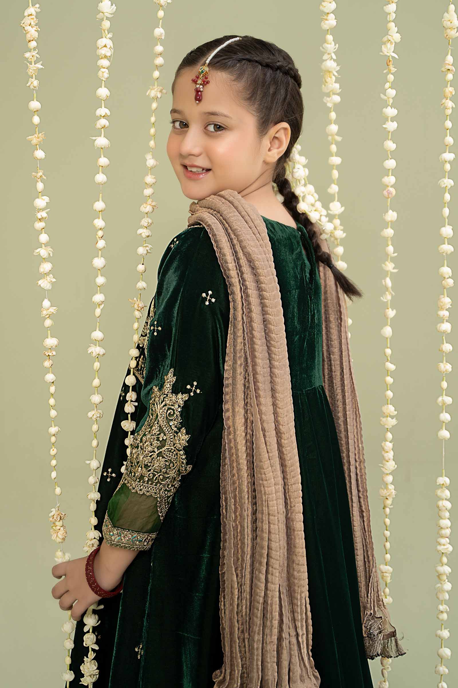 3 Piece Embroidered Velvet Suit - Image 3