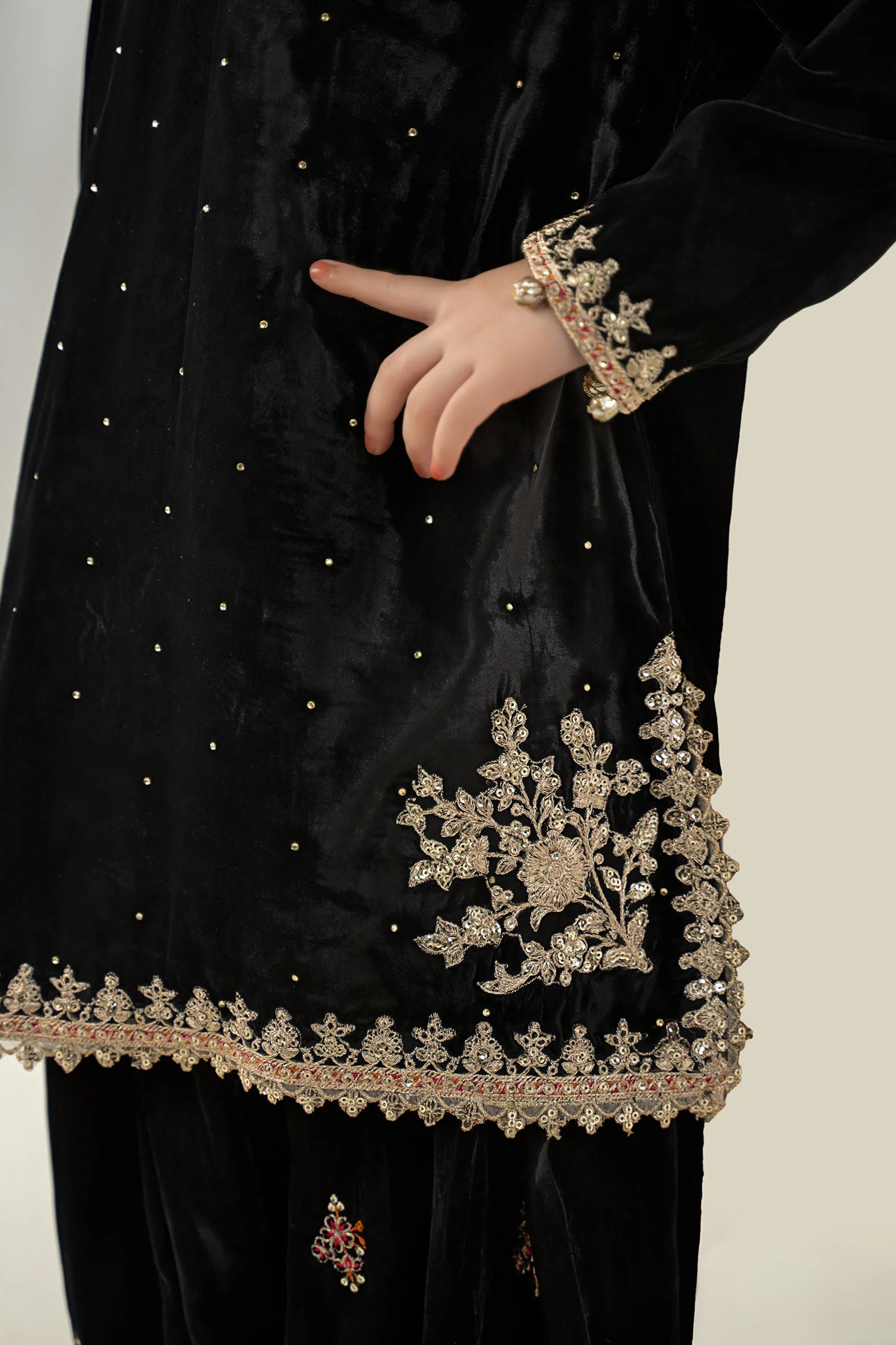 3 Piece Embroidered Velvet Suit - Image 5