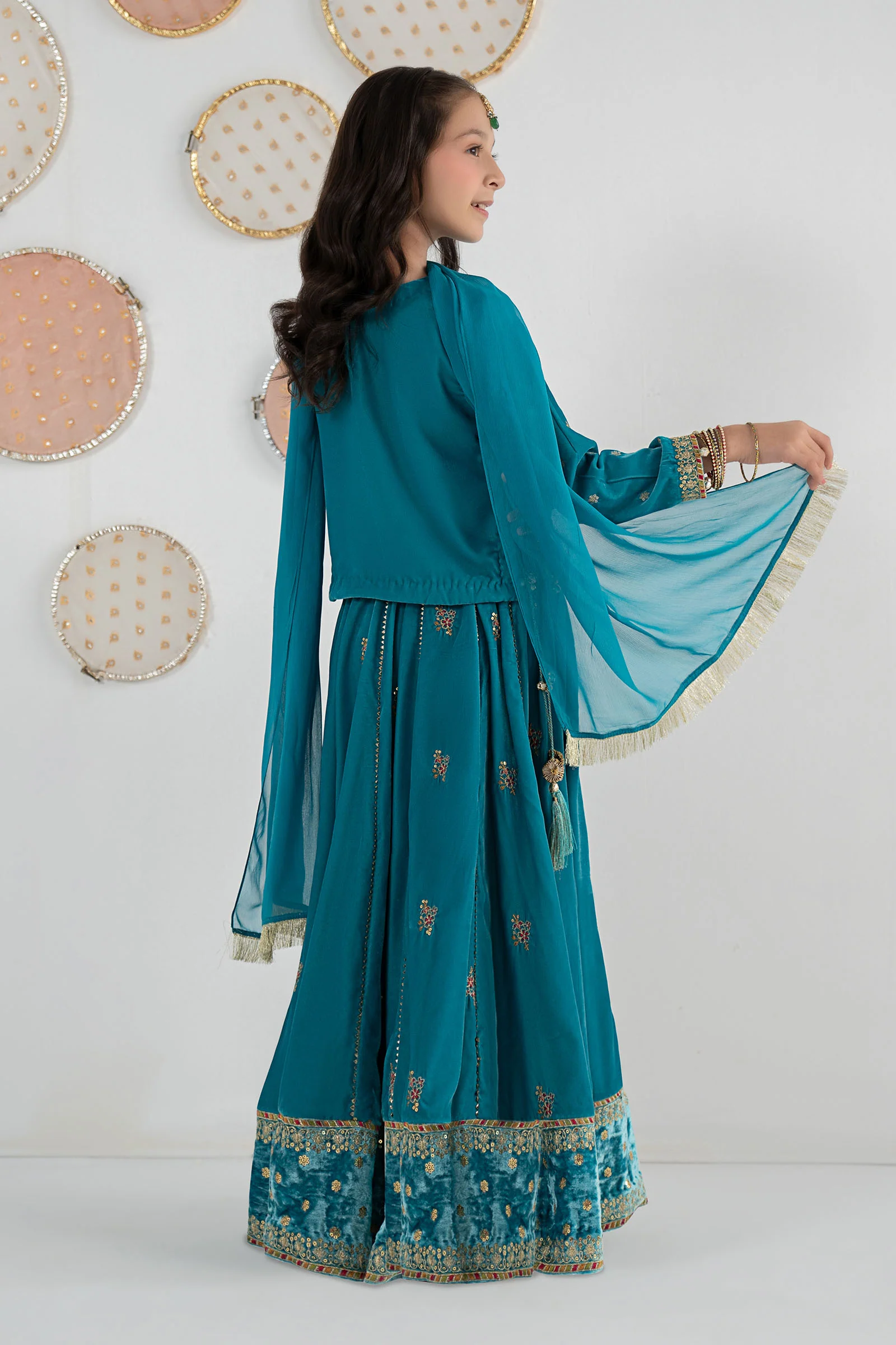 3 Piece Embroidered Velvet Suit - Image 7