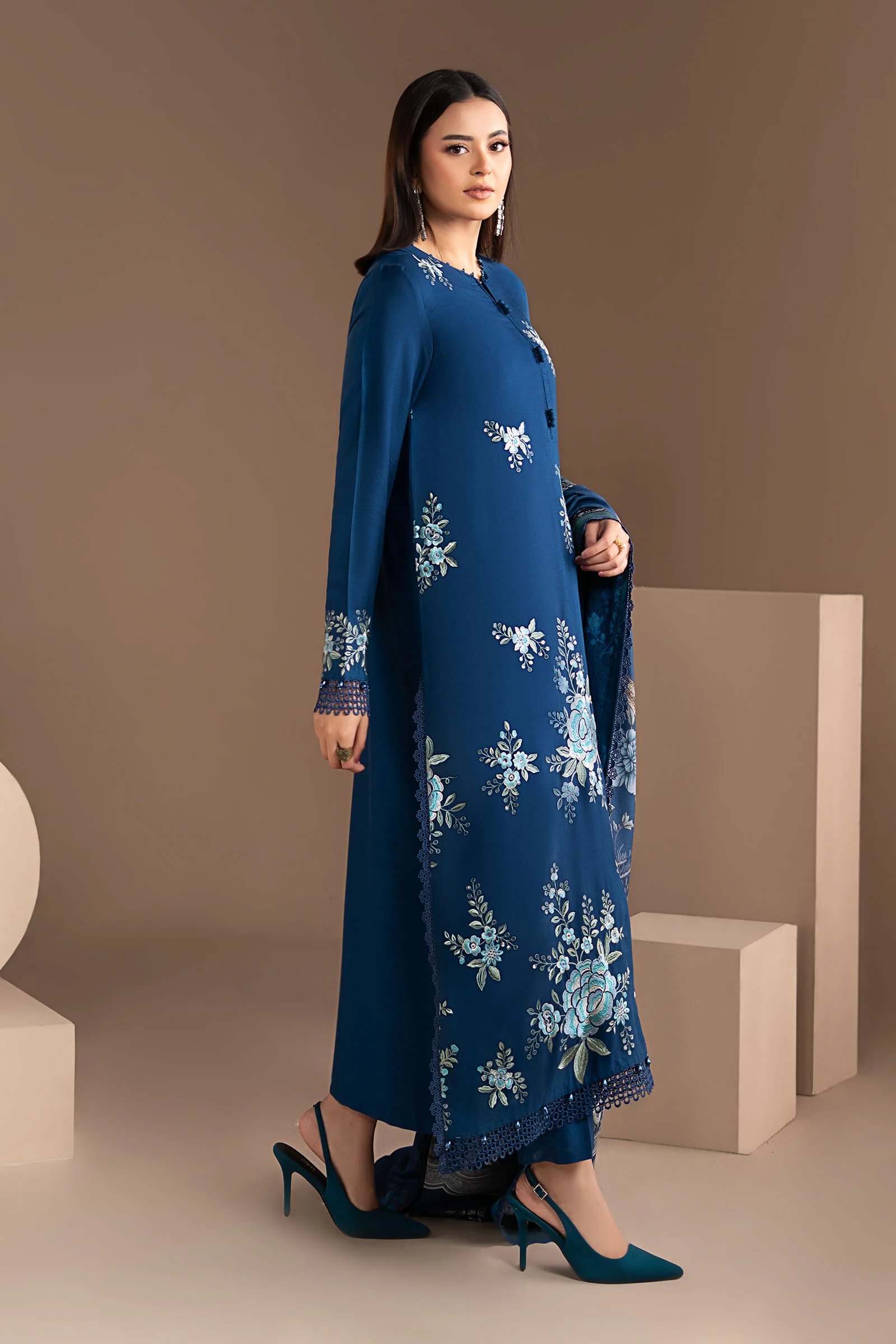 3 Piece Embroidered Twill Linen Suit - Image 7