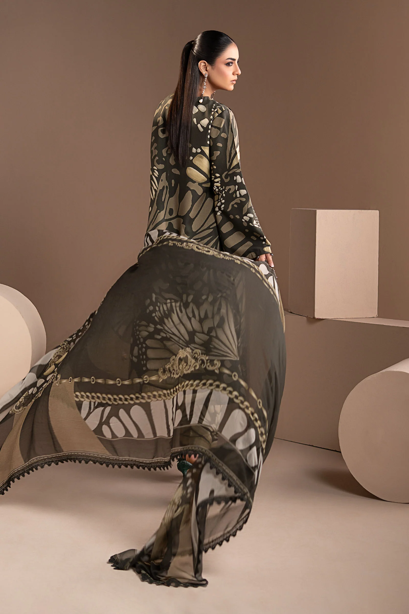 3 Piece Embroidered Linen Suit - Image 6