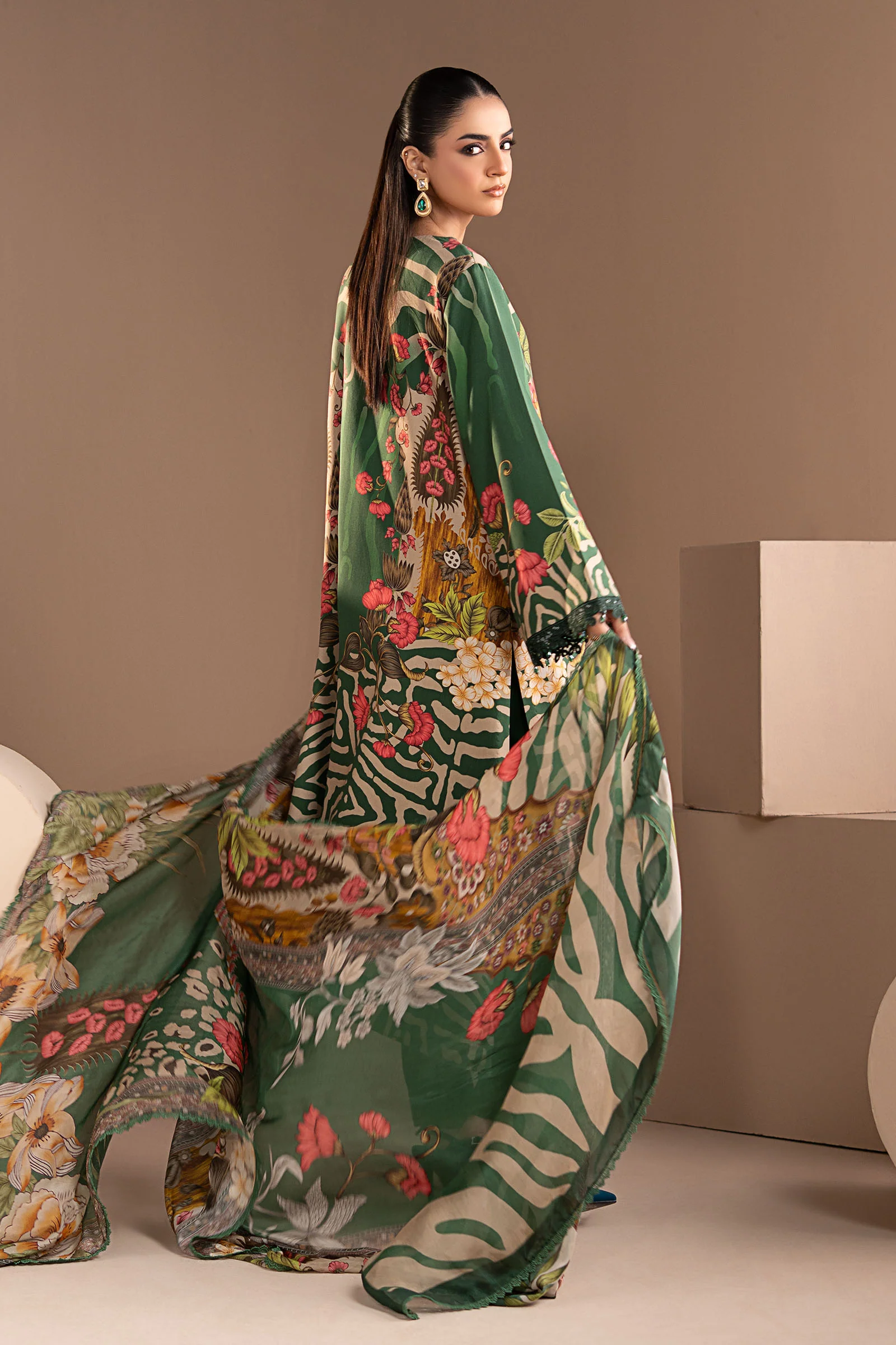 3 Piece Embroidered Linen Suit - Image 8