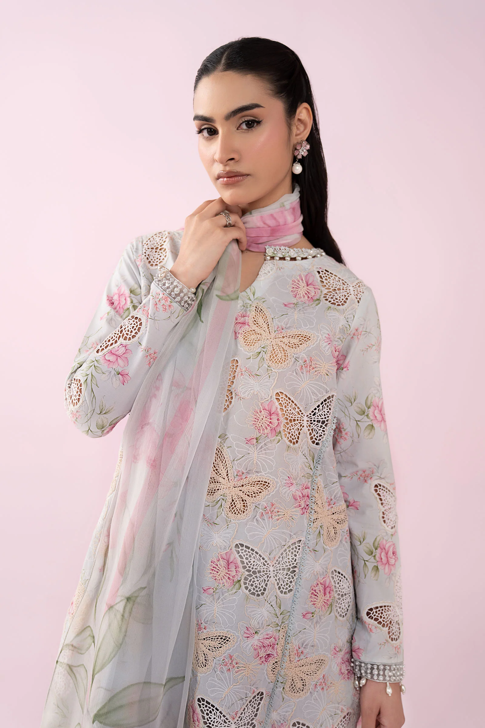 3 Piece Embroidered Lawn Suit - Image 2
