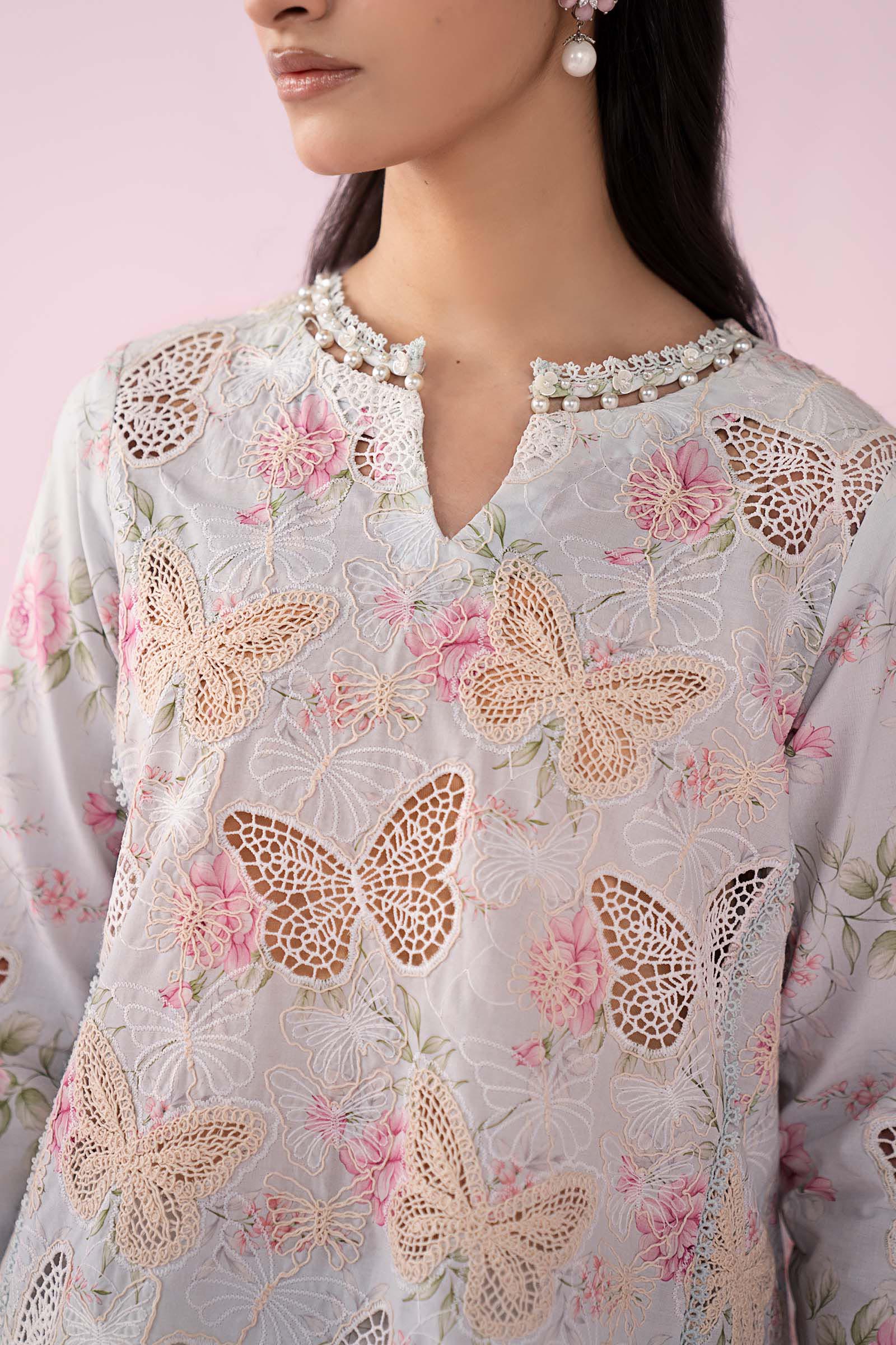 3 Piece Embroidered Lawn Suit - Image 4