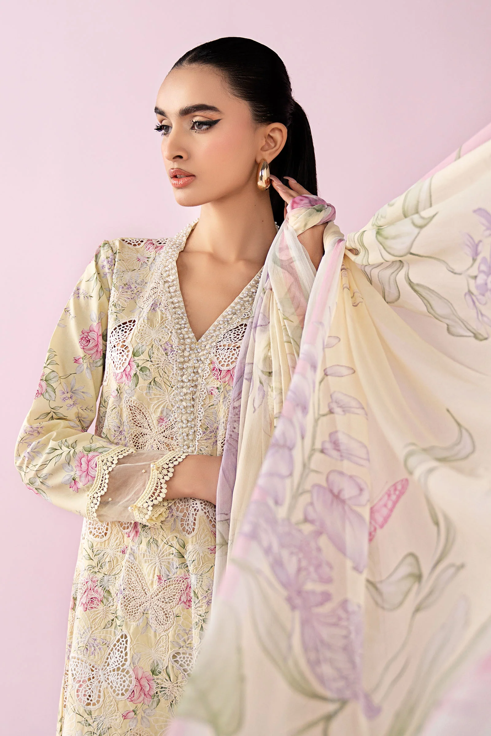 3 Piece Embroidered Lawn Suit - Image 3