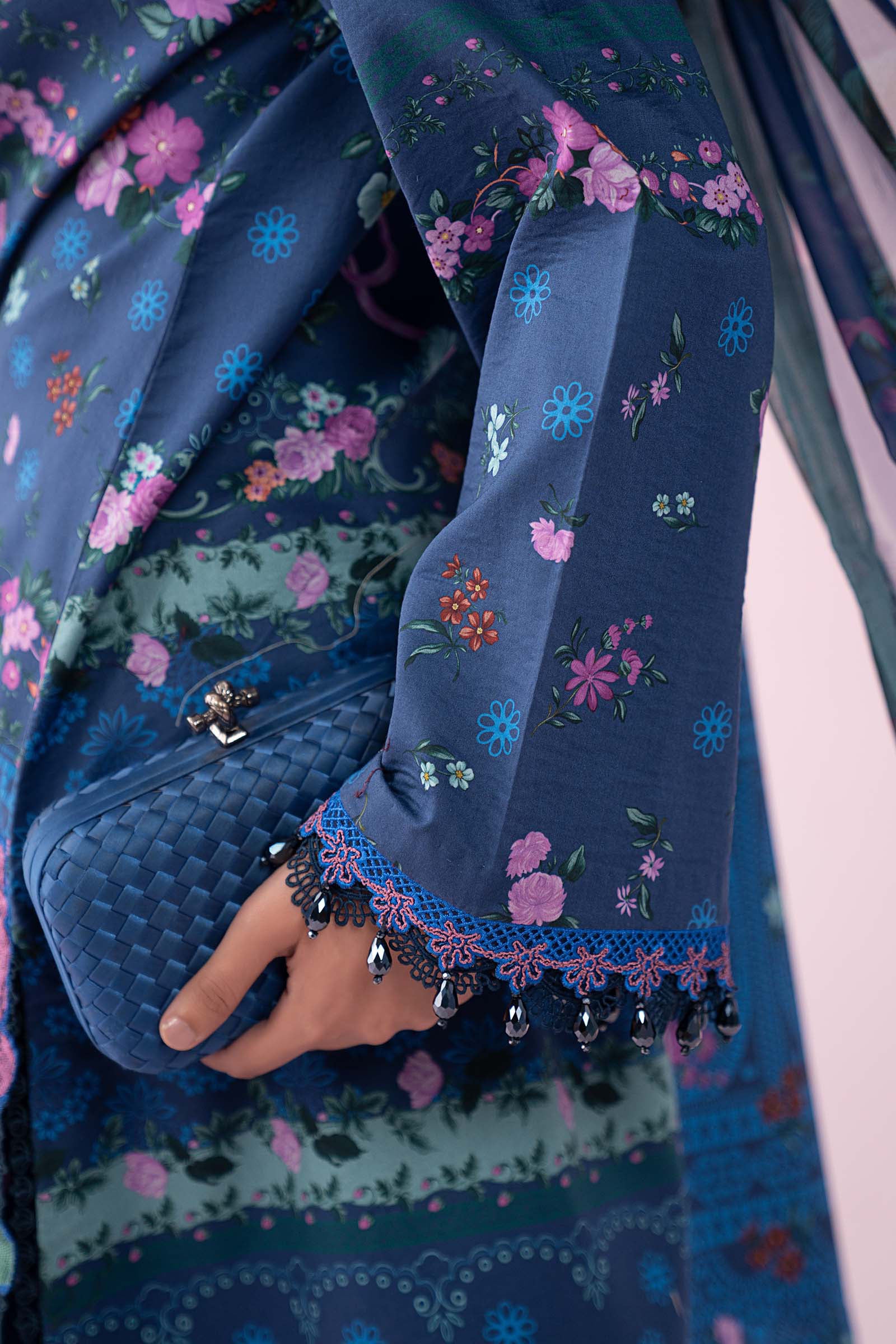 3 Piece Embroidered Lawn Suit - Image 5