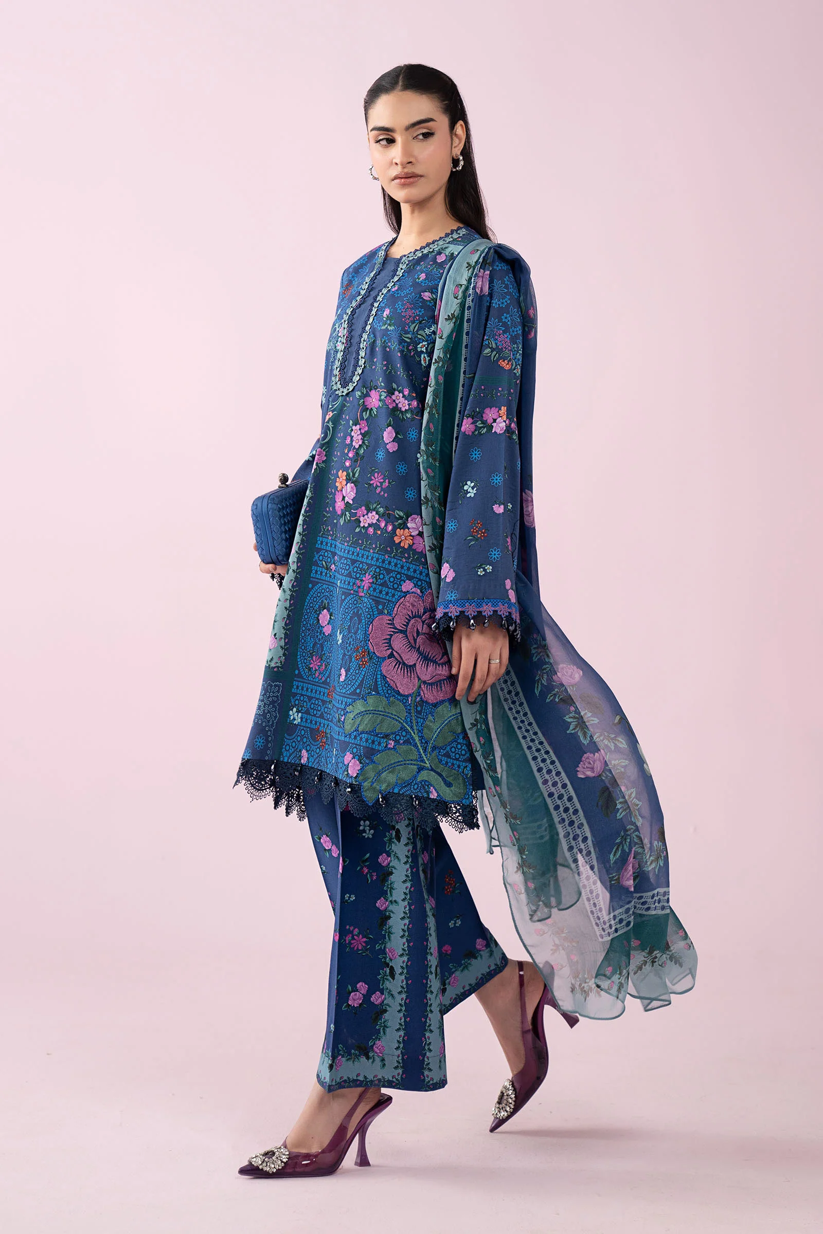 3 Piece Embroidered Lawn Suit - Image 7