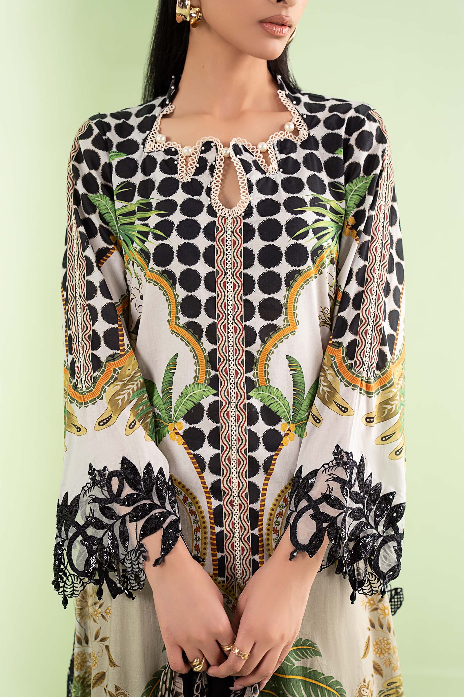 3 Piece Embroidered Lawn Suit - Image 2