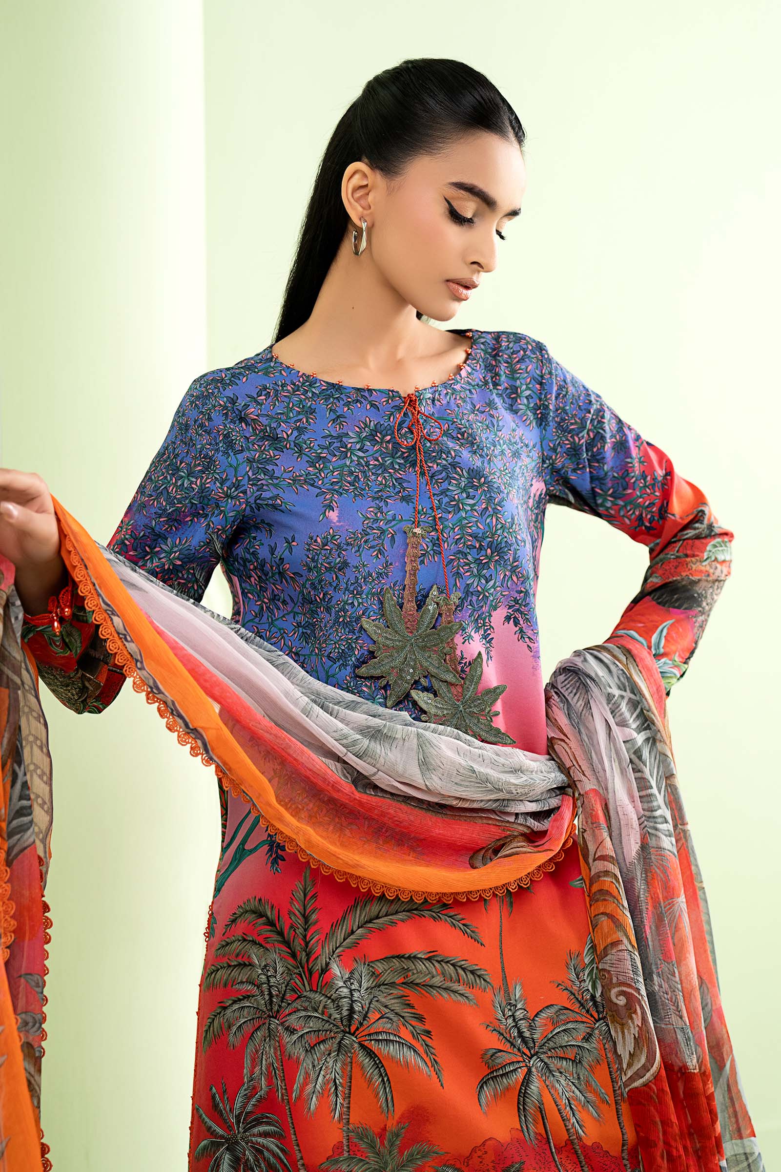 3 Piece Embroidered Lawn Suit - Image 2