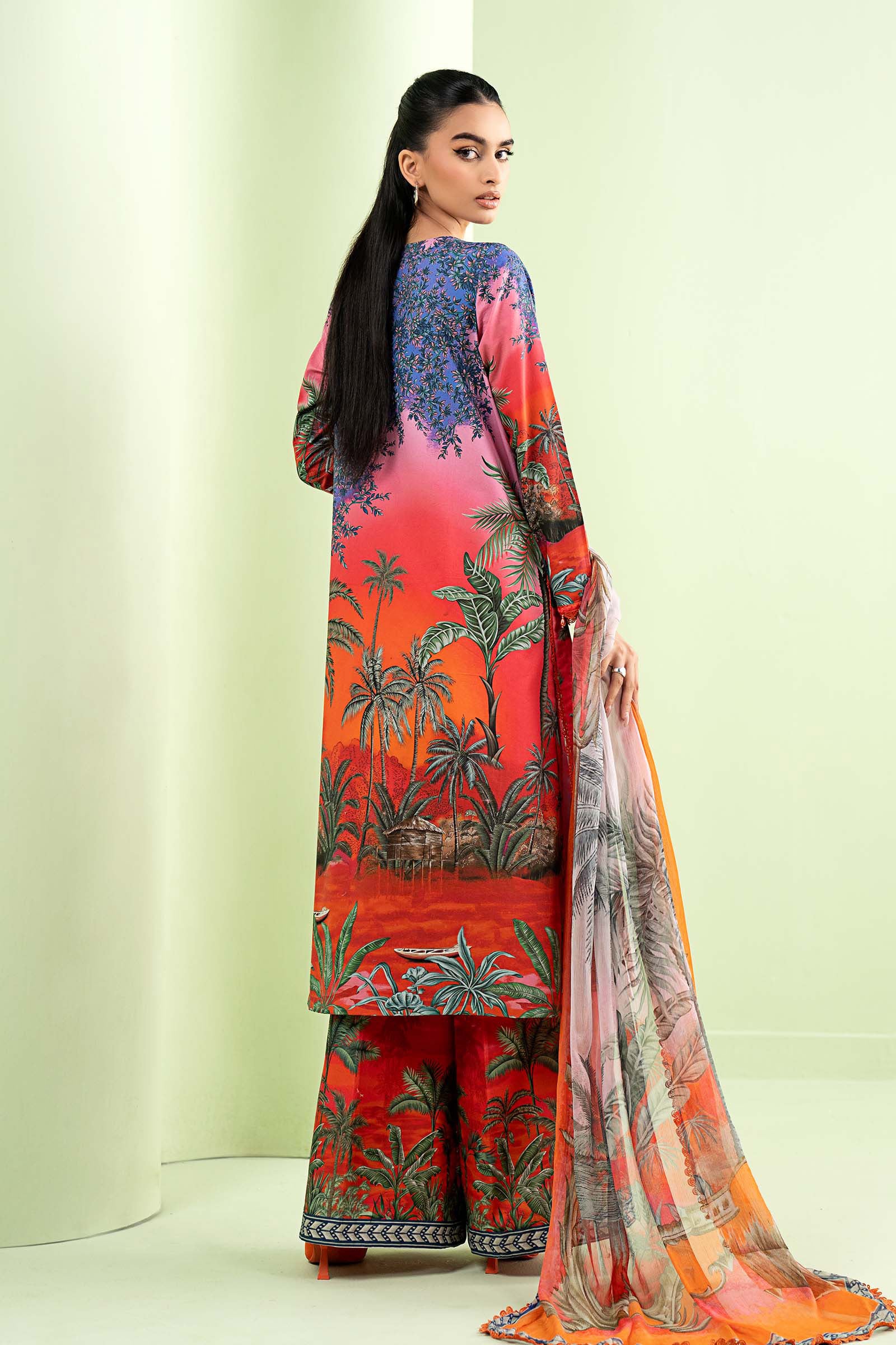 3 Piece Embroidered Lawn Suit - Image 7