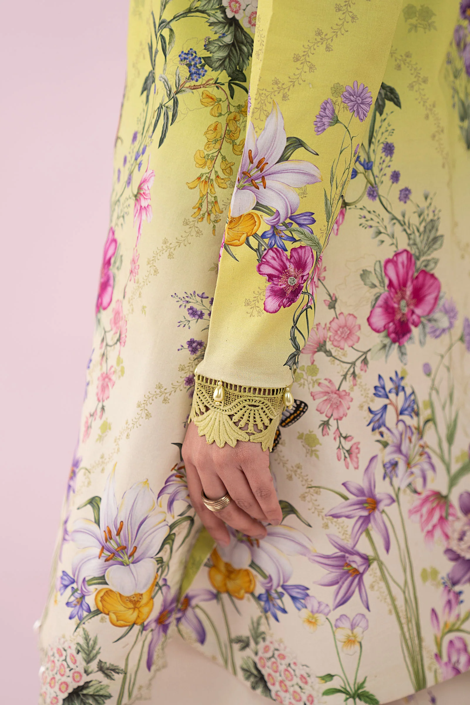 3 Piece Embroidered Lawn Suit - Image 5