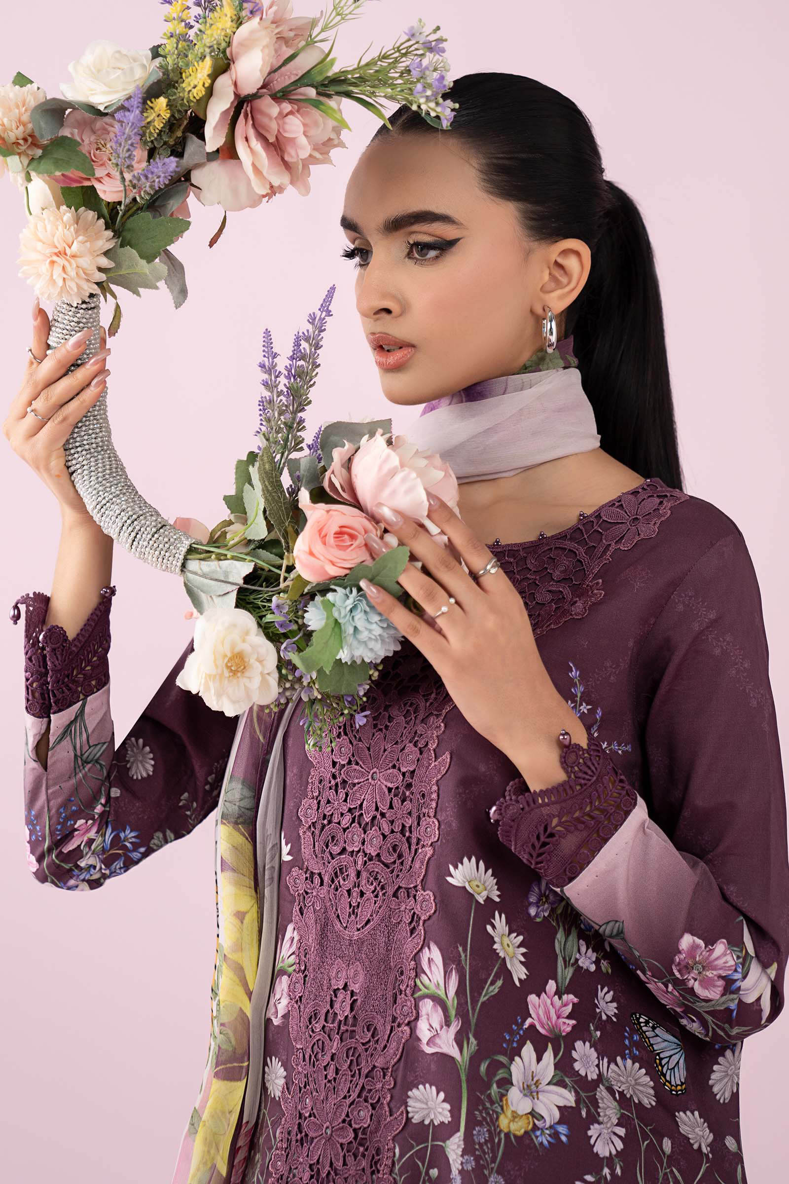 3 Piece Embroidered Lawn Suit - Image 2