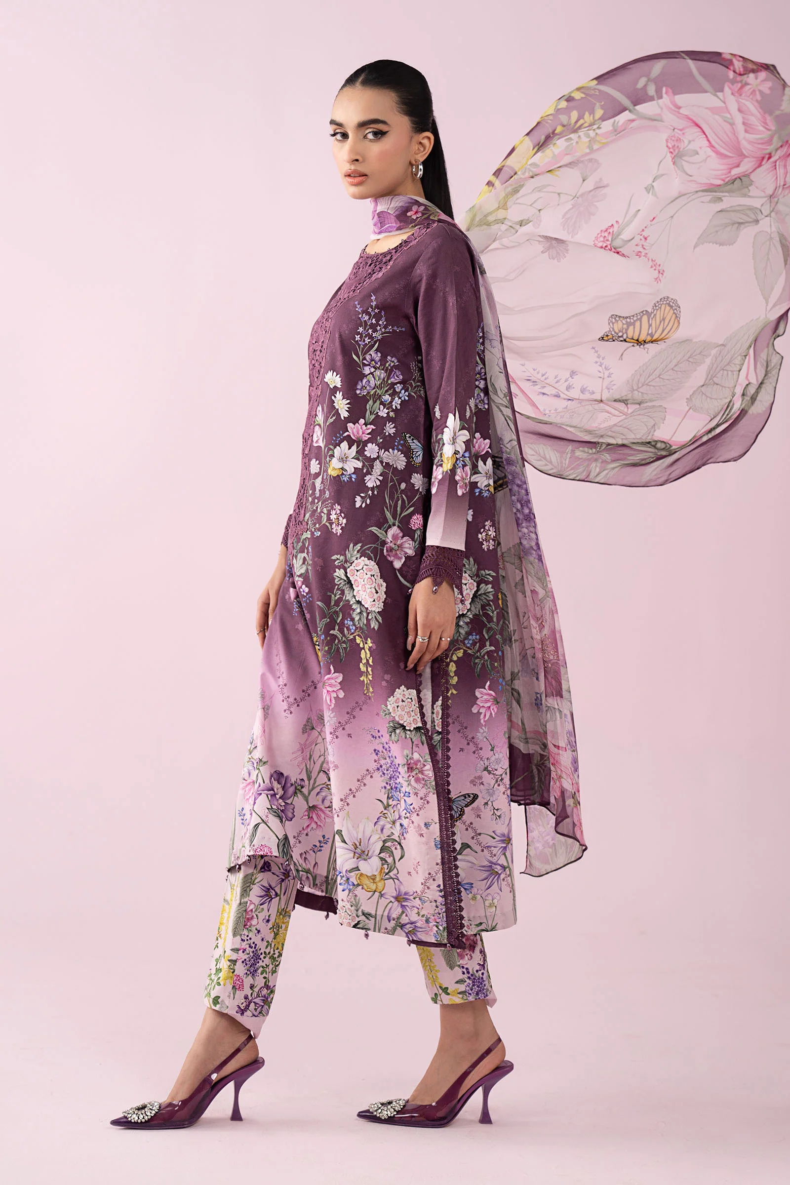 3 Piece Embroidered Lawn Suit - Image 7