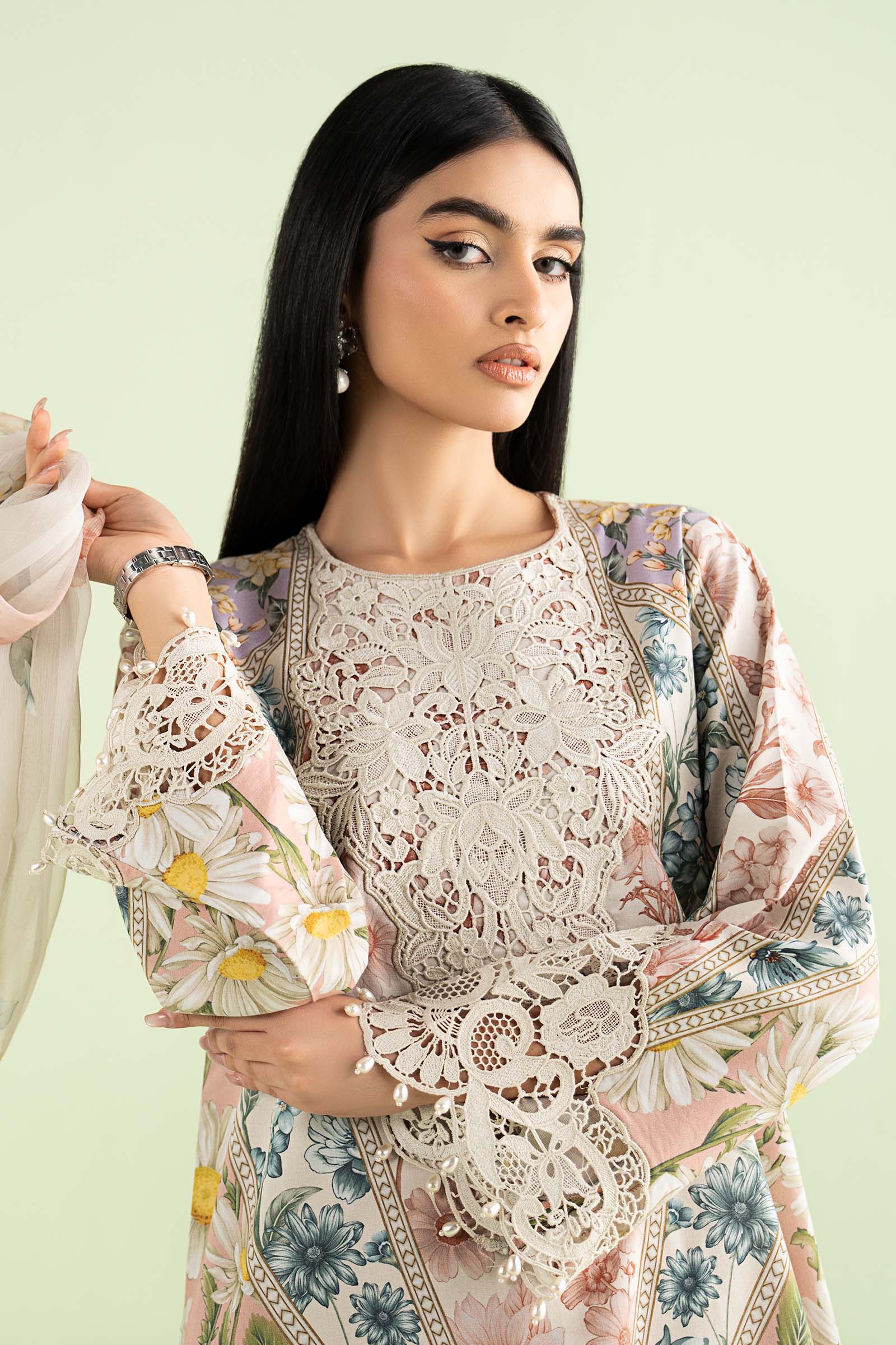 3 Piece Embroidered Lawn Suit - Image 3