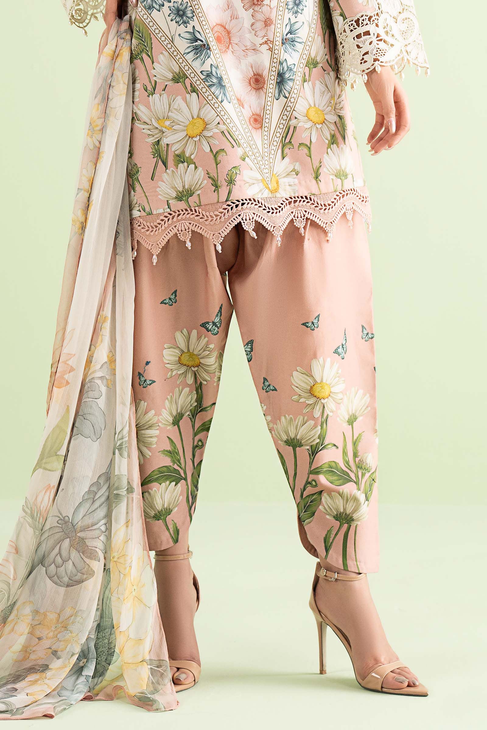 3 Piece Embroidered Lawn Suit - Image 6