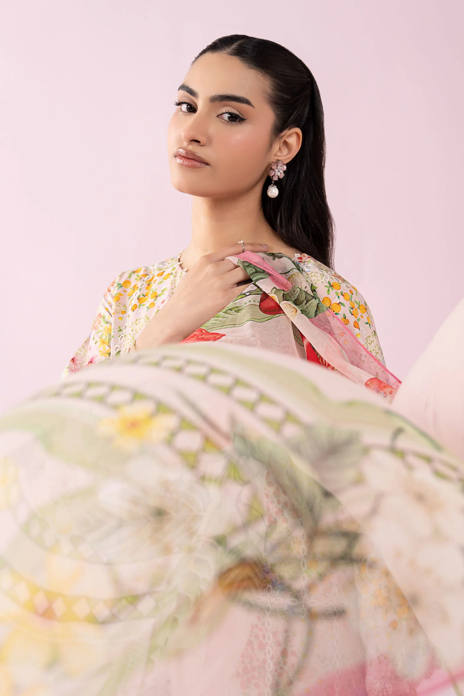3 Piece Embroidered Lawn Suit - Image 2