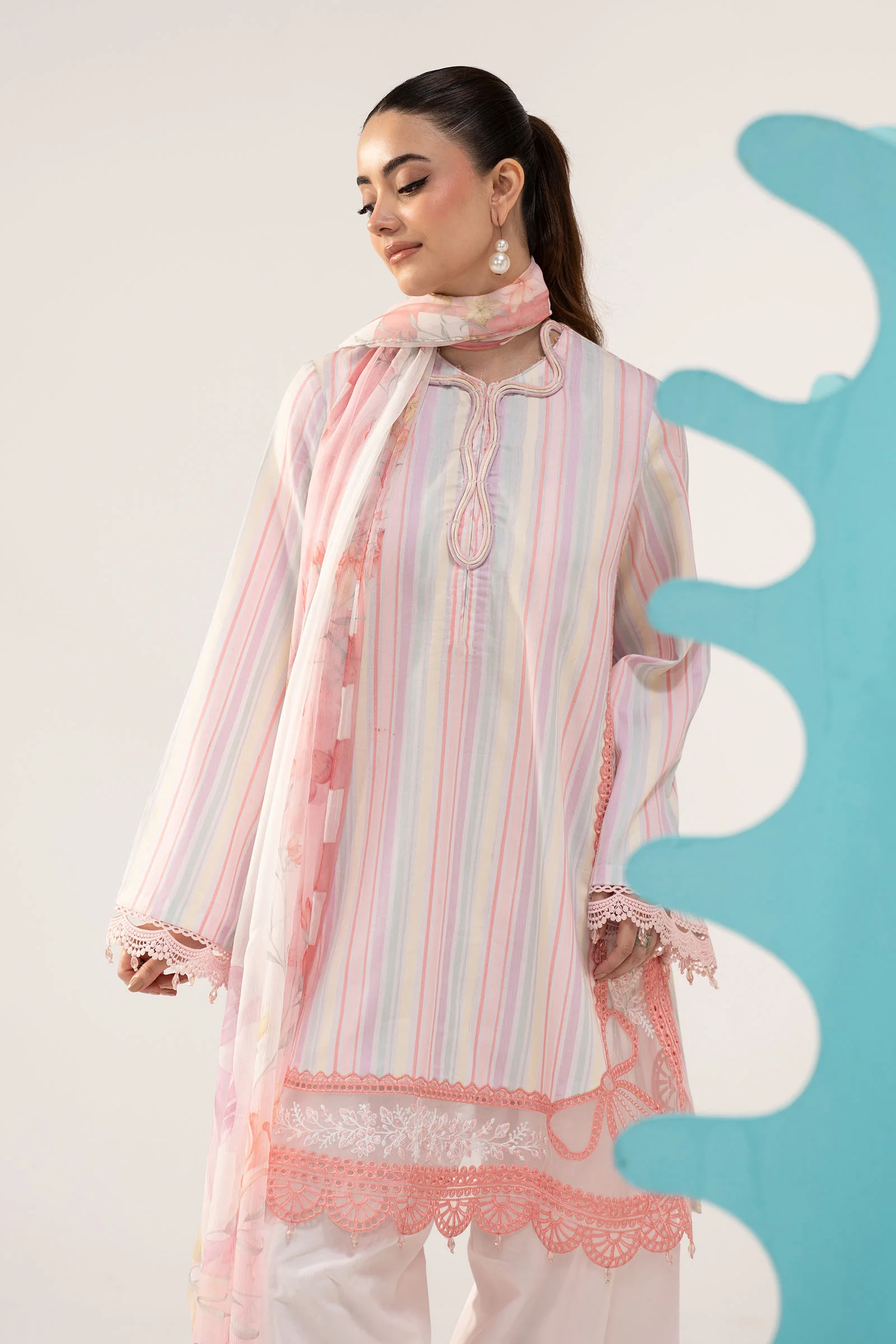 3 Piece Embroidered Jacquard Suit - Image 2
