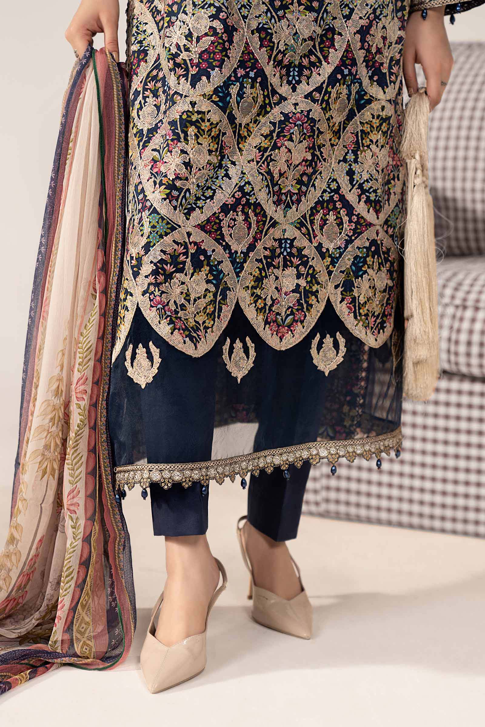 3 Piece Embroidered Lawn Suit - Image 7