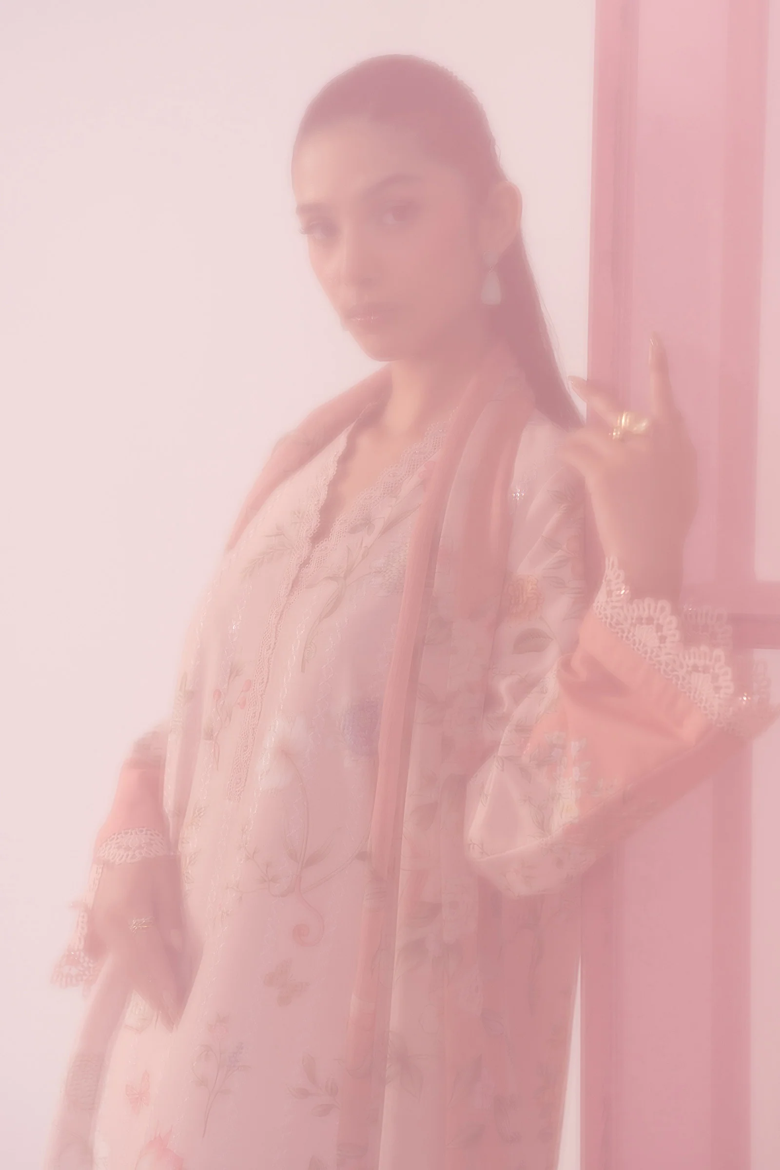 3 Piece Embroidered Lawn Suit - Image 4