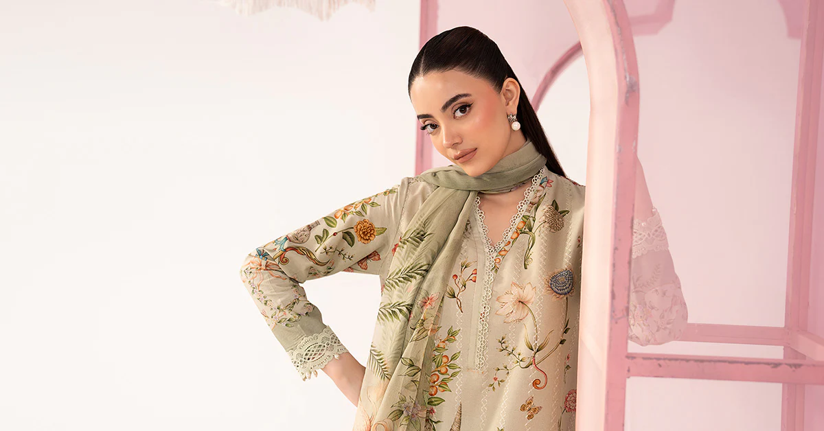 3 Piece Embroidered Lawn Suit - Image 10