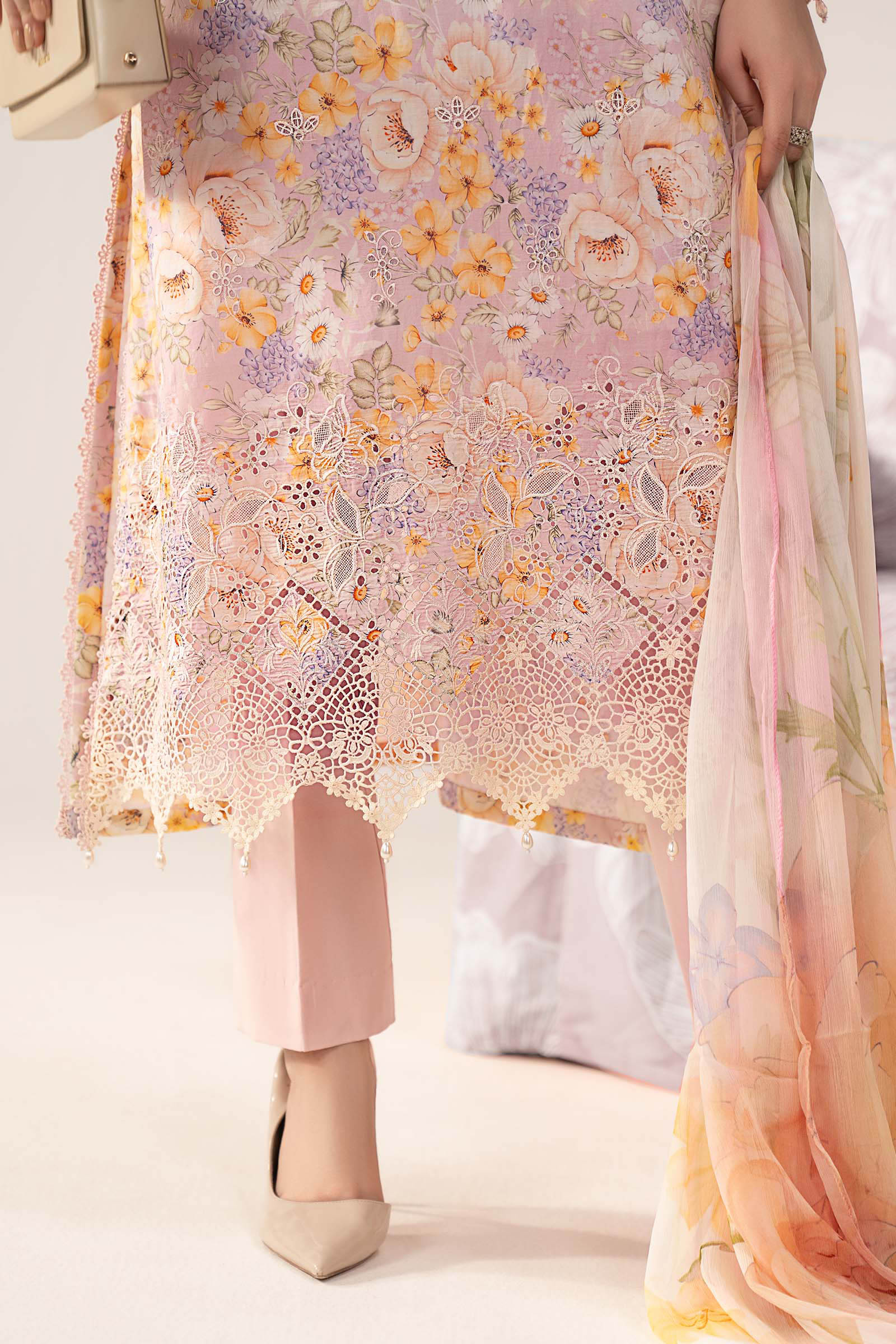 3 Piece Embroidered Lawn Suit - Image 6