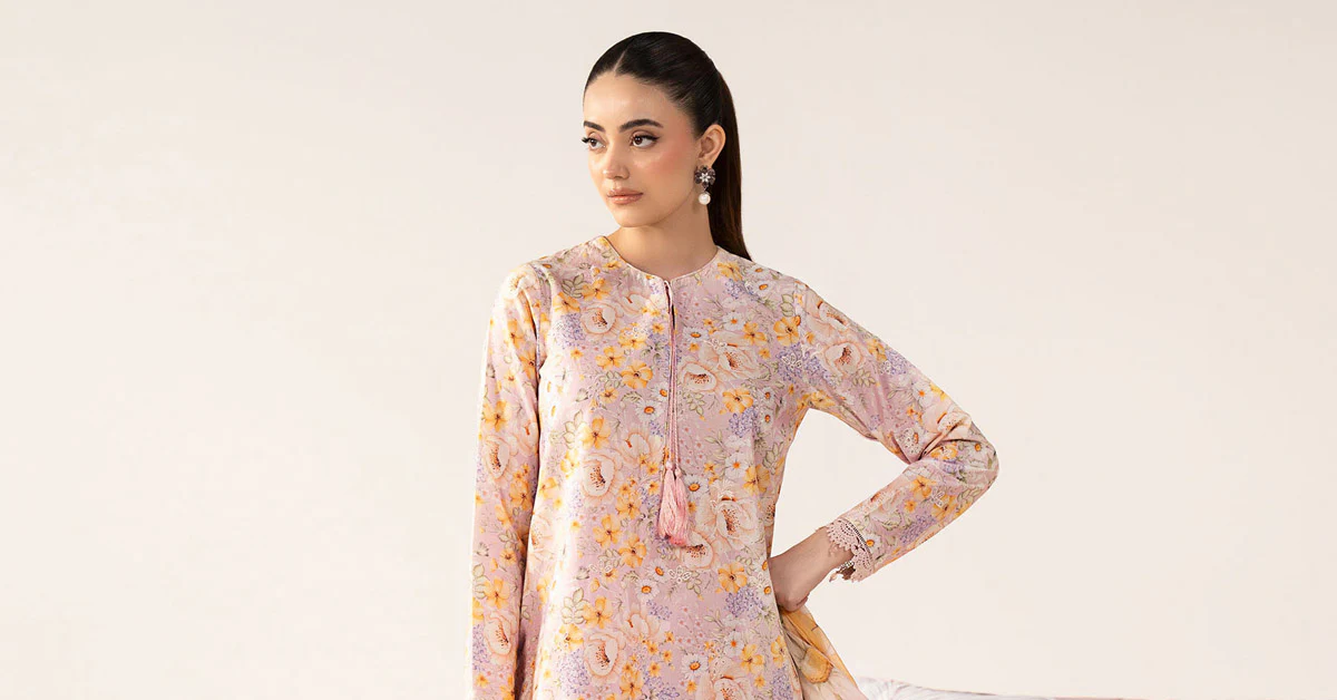 3 Piece Embroidered Lawn Suit - Image 8