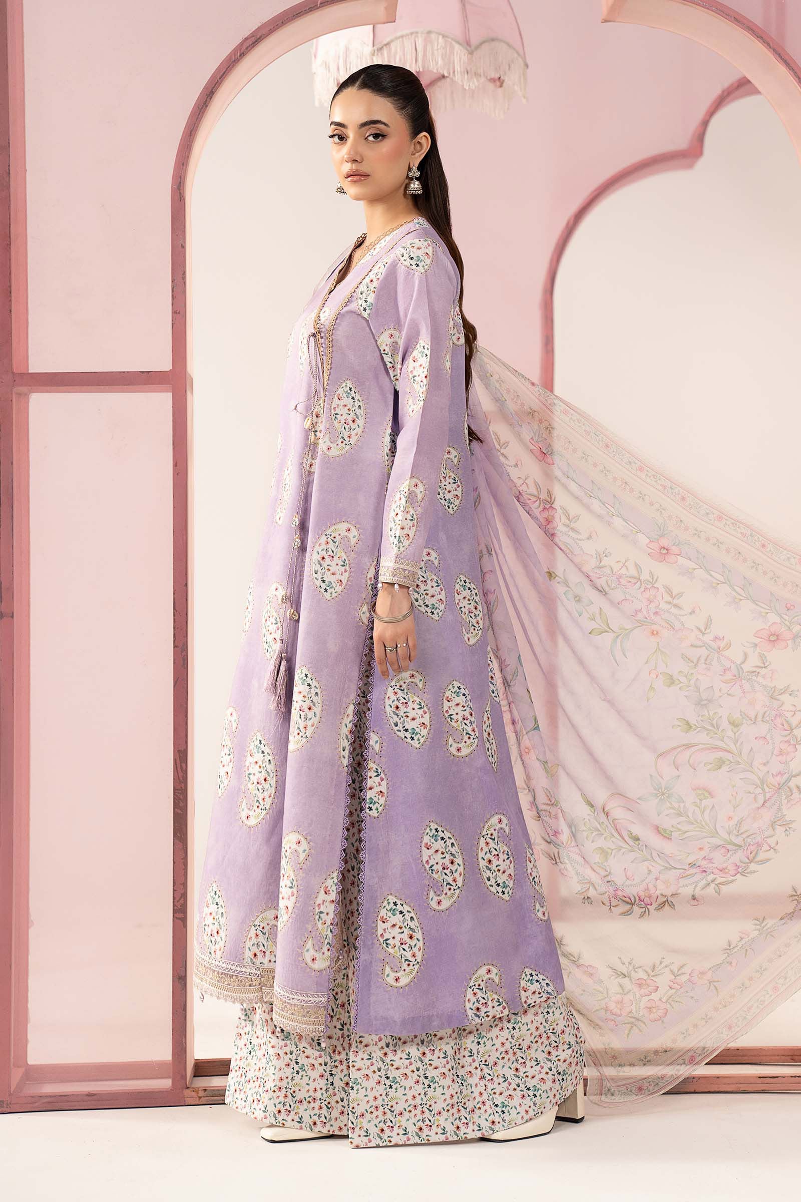 3 Piece Embroidered Lawn Suit - Image 6
