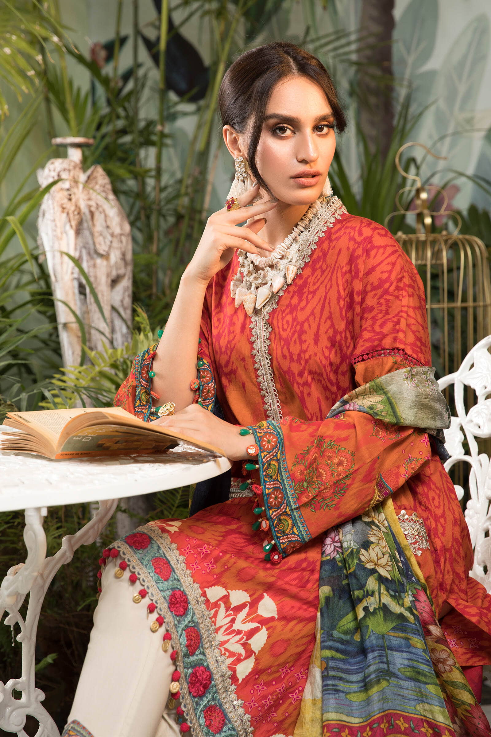 Unstitched Fabrics/M.Prints MPT-1104-B - Image 4