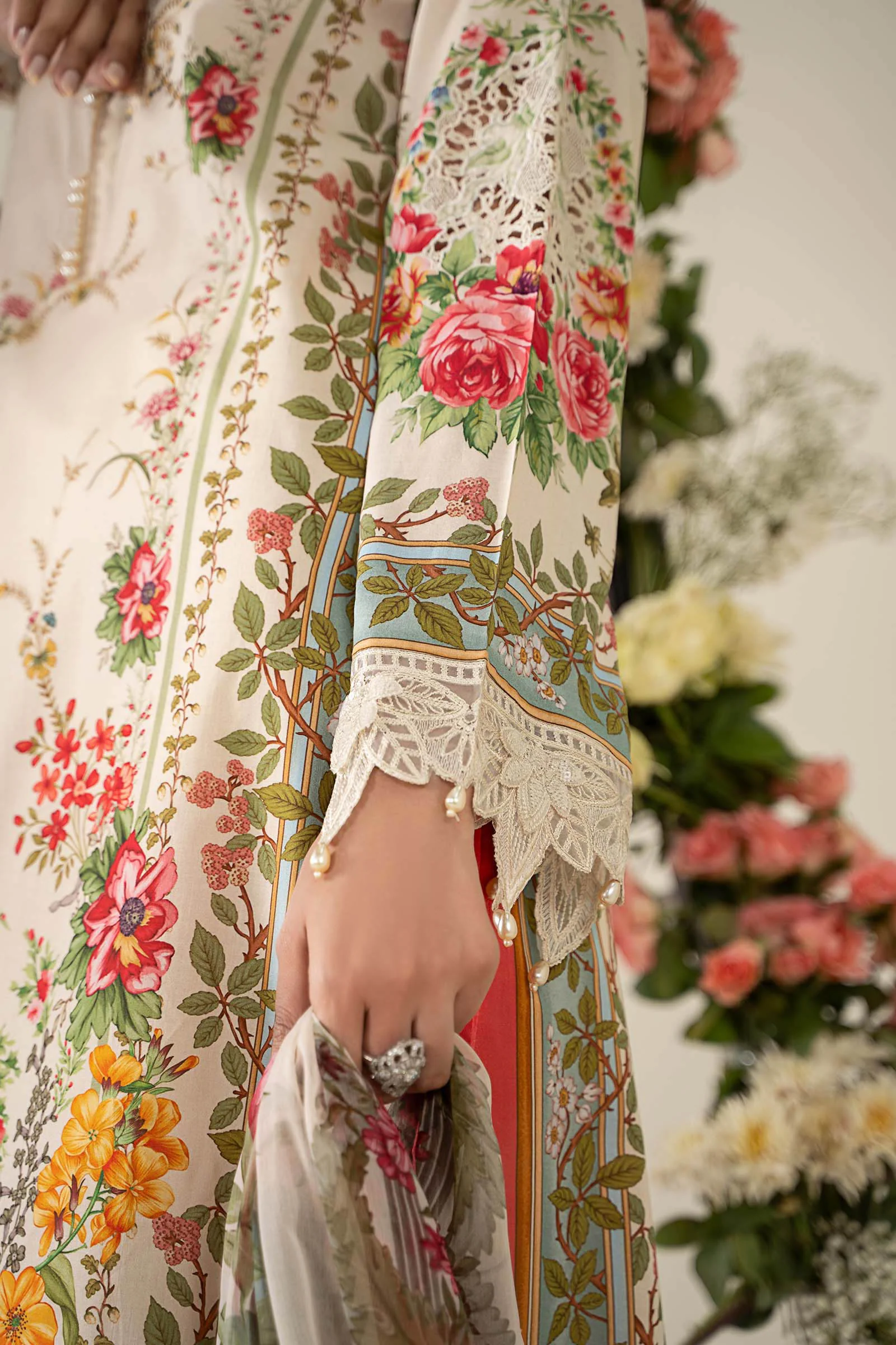 3 Piece Unstitched Embroidered Lawn Suit | MPT-2605-A - Image 4