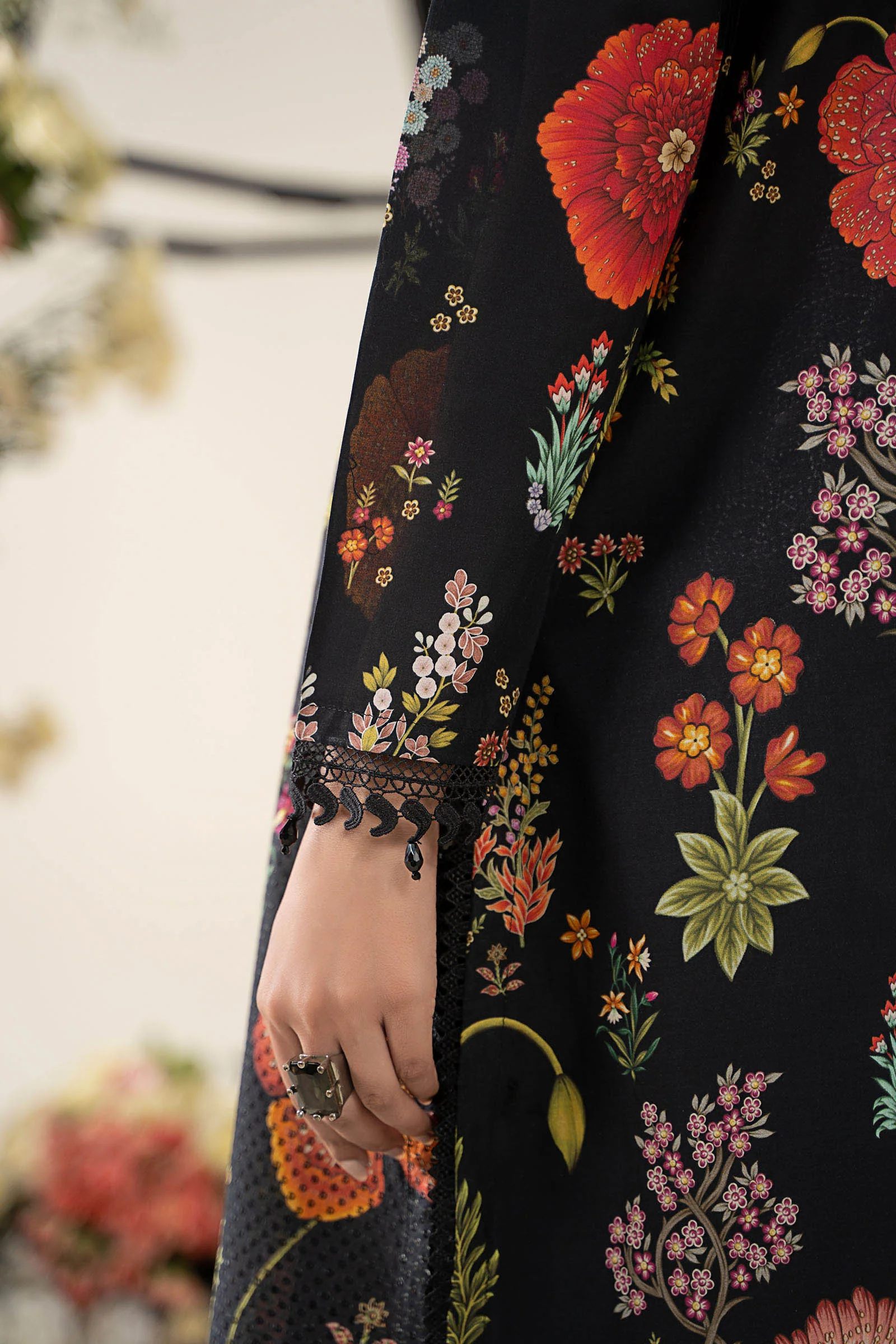 3 Piece Unstitched Embroidered Lawn Suit | MPT-2607-B - Image 4