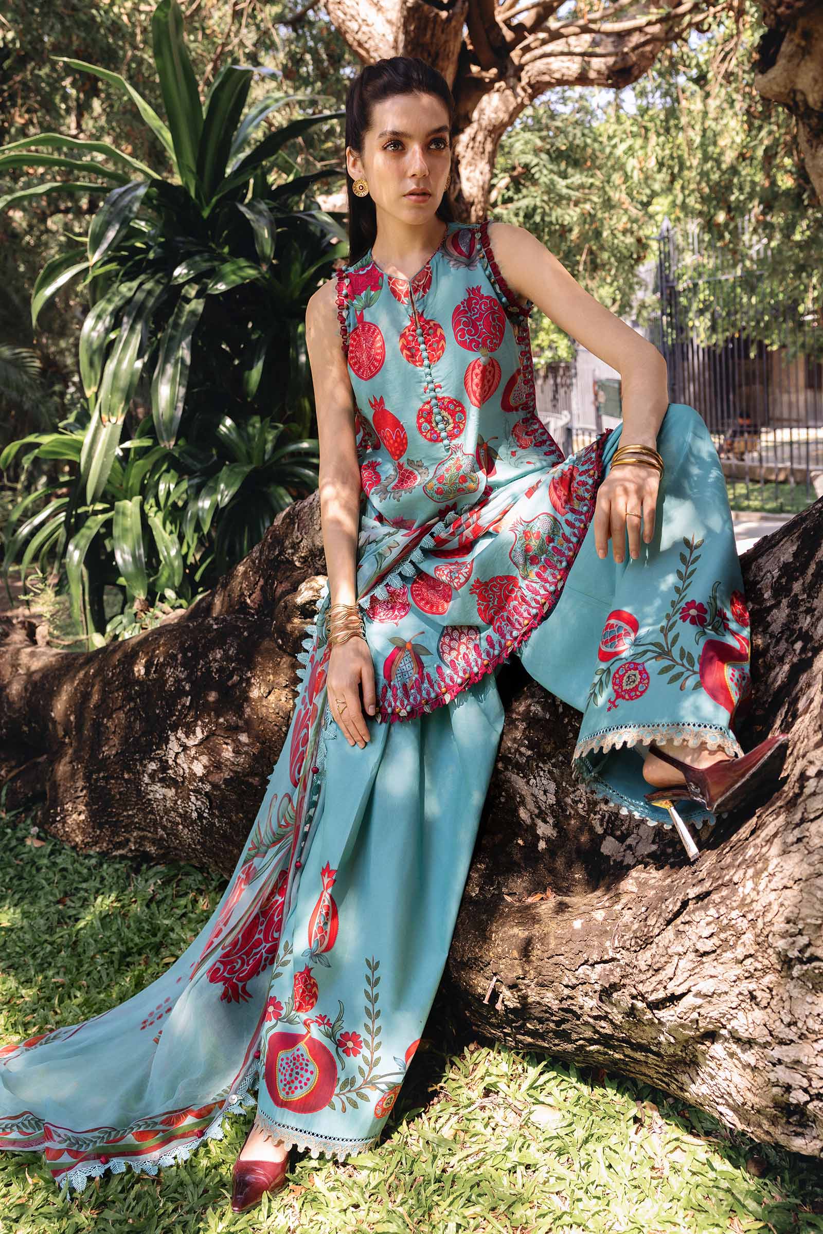3 Piece Unstitched Embroidered Lawn Suit - Image 2