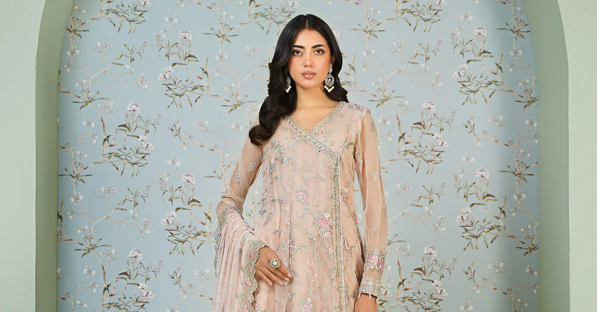 3 Piece Embroidered Organza Suit - Image 10