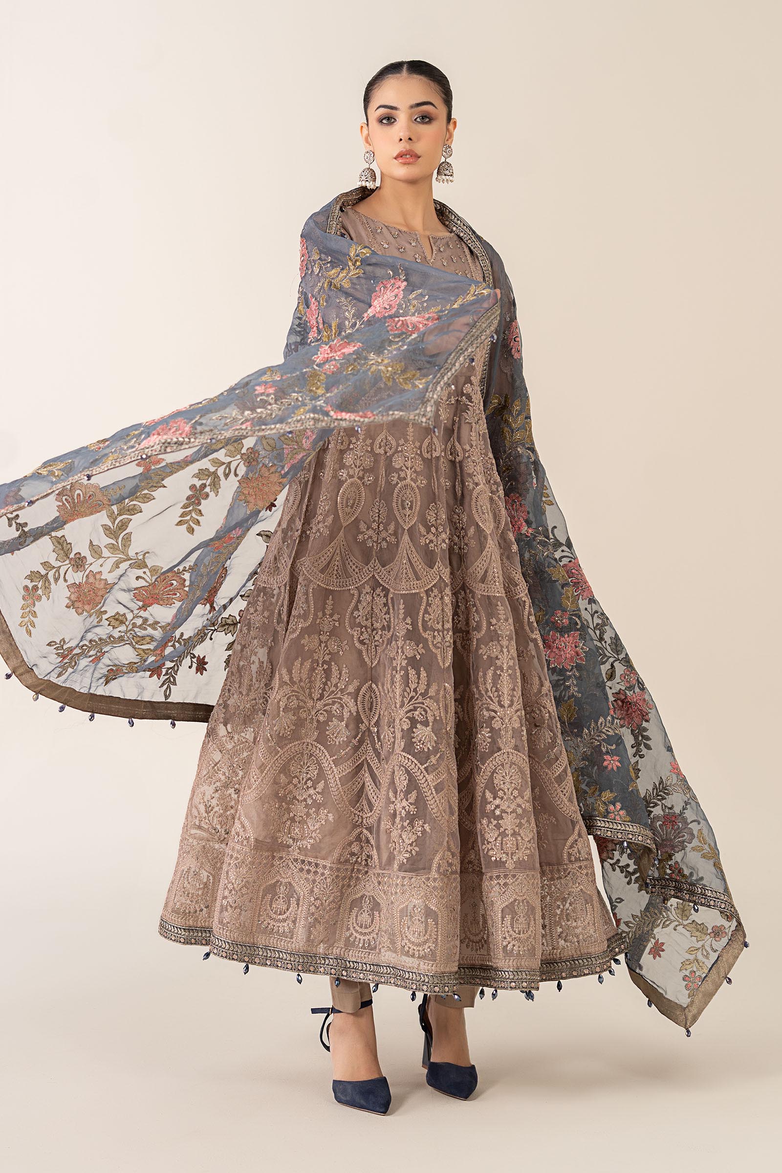 3 Piece Embroidered Suit - Image 6