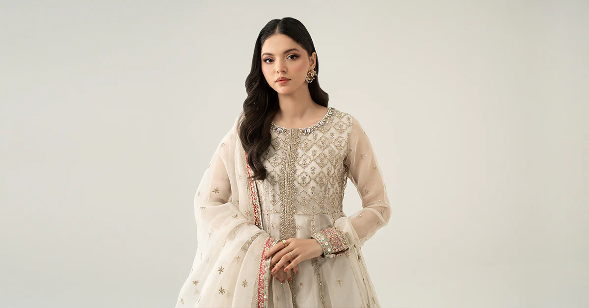 3 Piece Embroidered Suit - Image 8