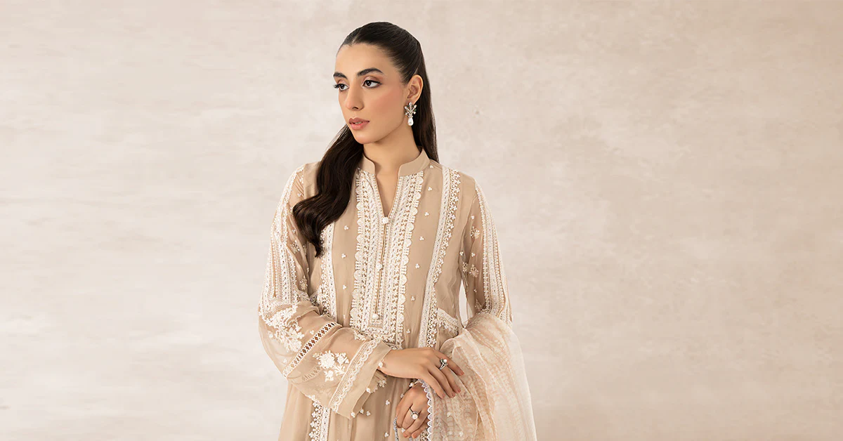 3 Piece Embroidered Suit - Image 9