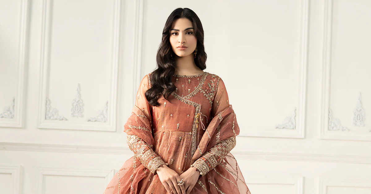 3 Piece Embroidered Zari Net Suit - Image 8