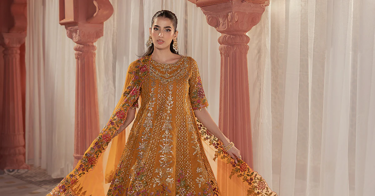 3 Piece Embroidered Organza Suit - Image 9
