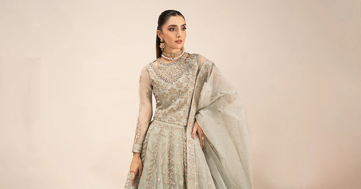 3 Piece Embroidered Organza Suit - Image 9