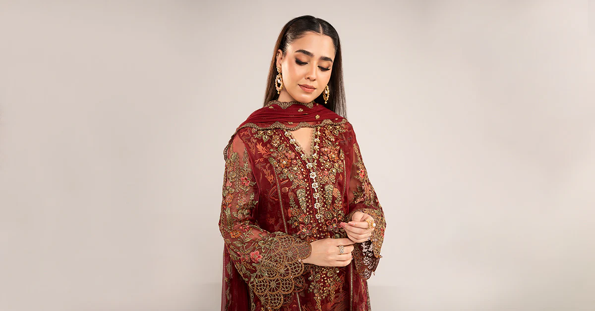 3 Piece Embroidered Organza Suit - Image 10