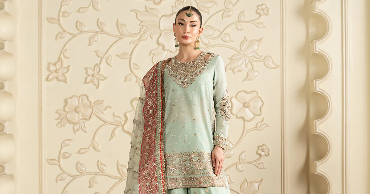 3 Piece Embroidered Cotton Lurex Suit - Image 9