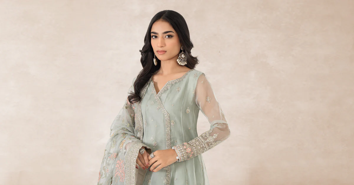 3 Piece Embroidered Organza Suit - Image 8