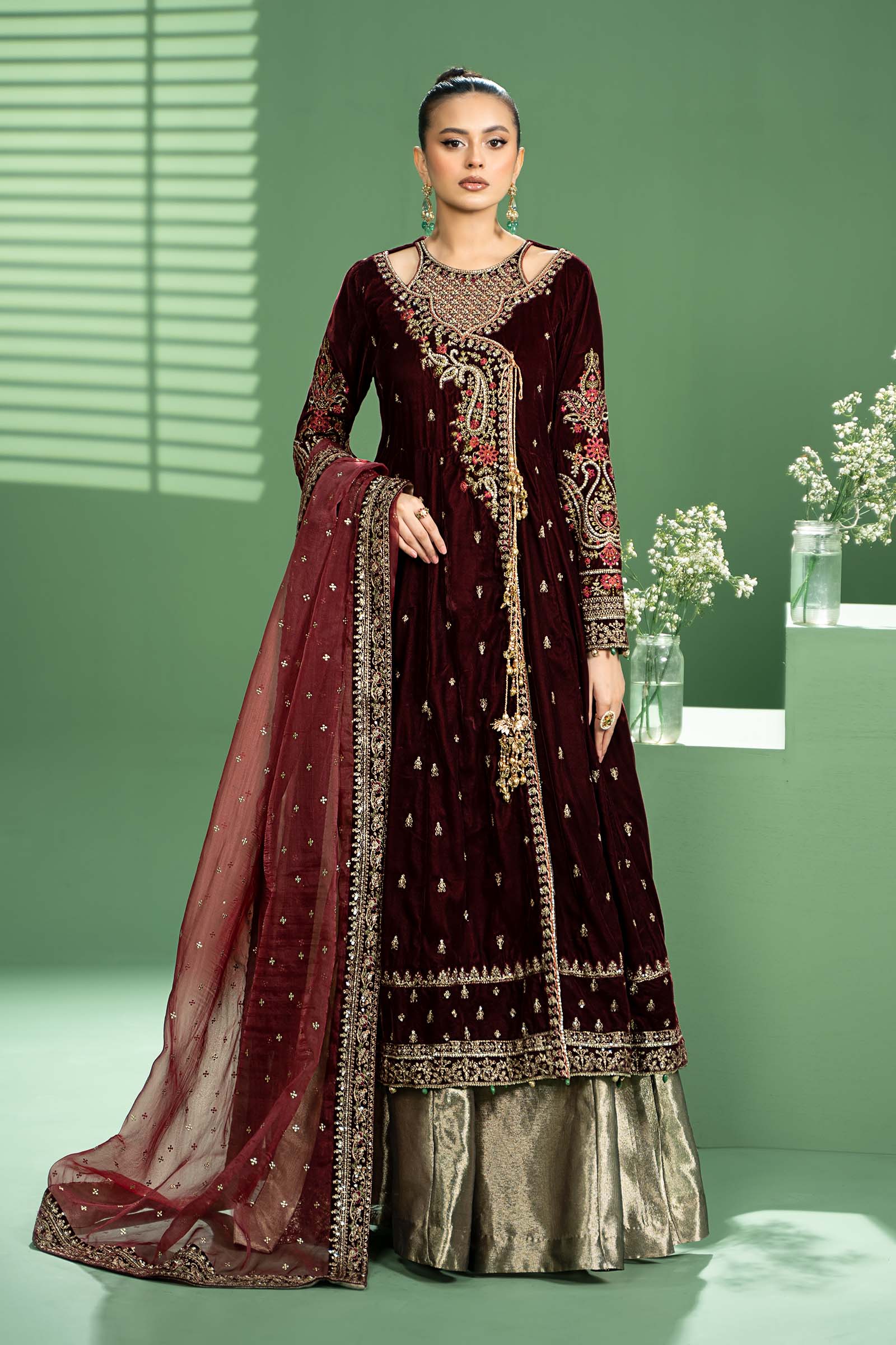 3 Piece Embroidered Velvet Suit - Image 5