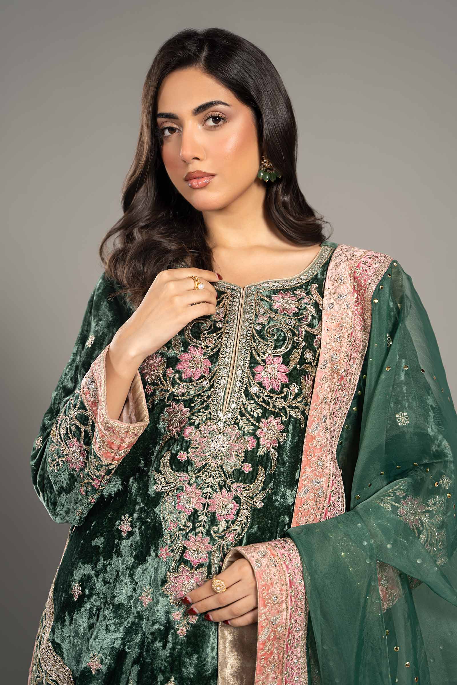 3 Piece Embroidered Velvet Suit - Image 2