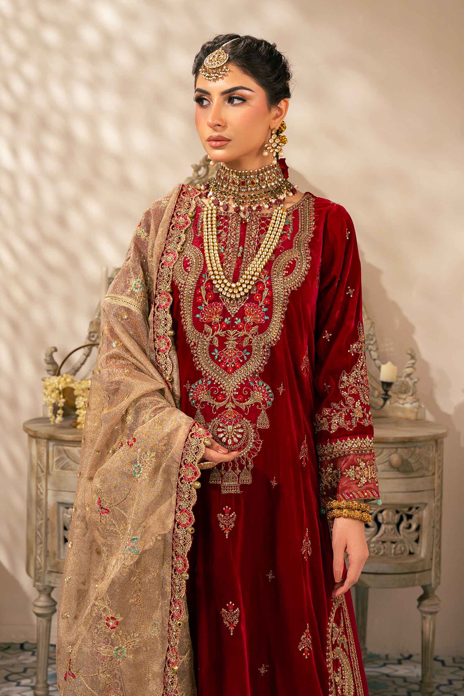 3 Piece Embroidered Velvet Suit - Image 2