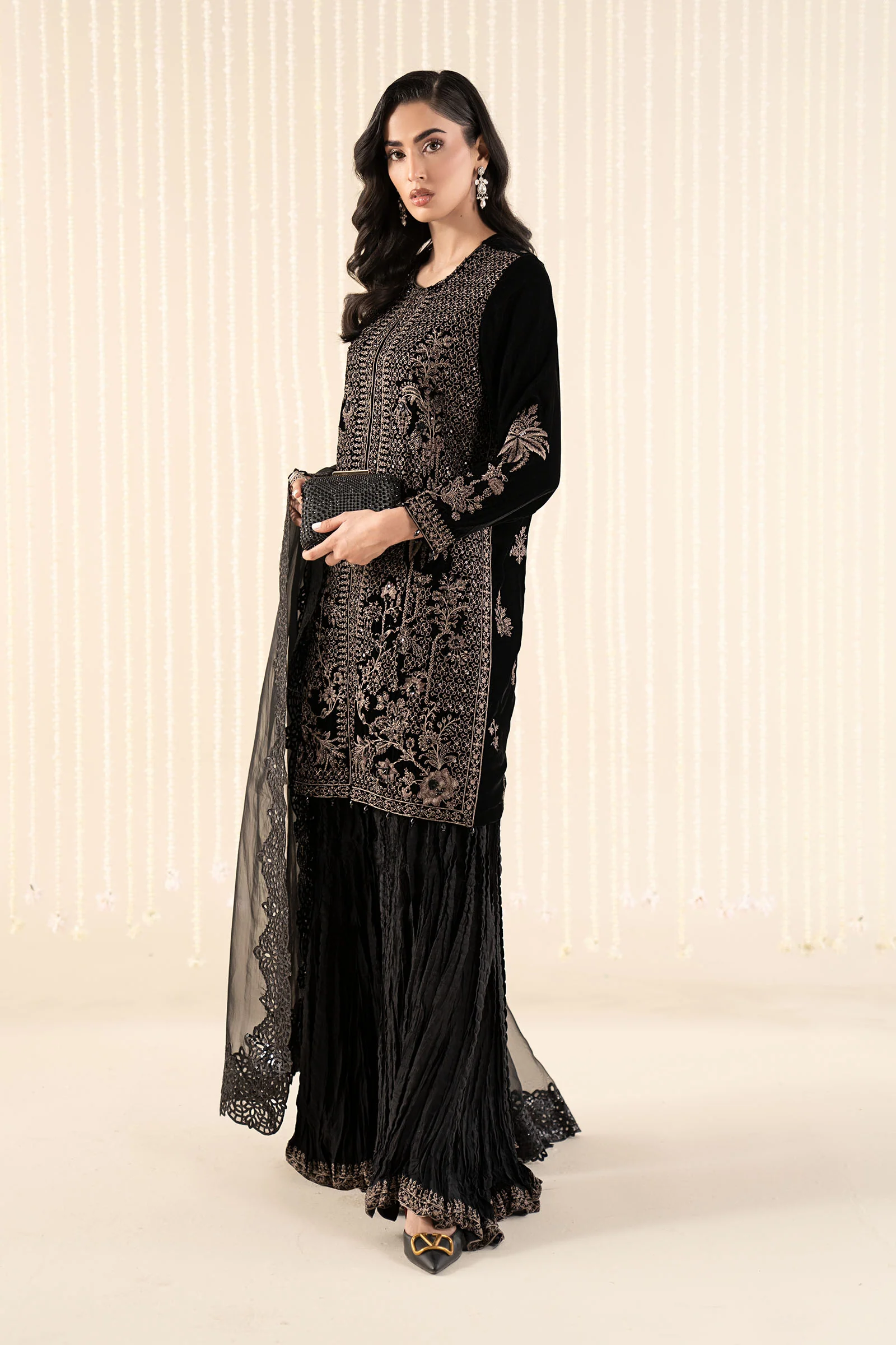 3 Piece Embroidered Velvet Suit - Image 6
