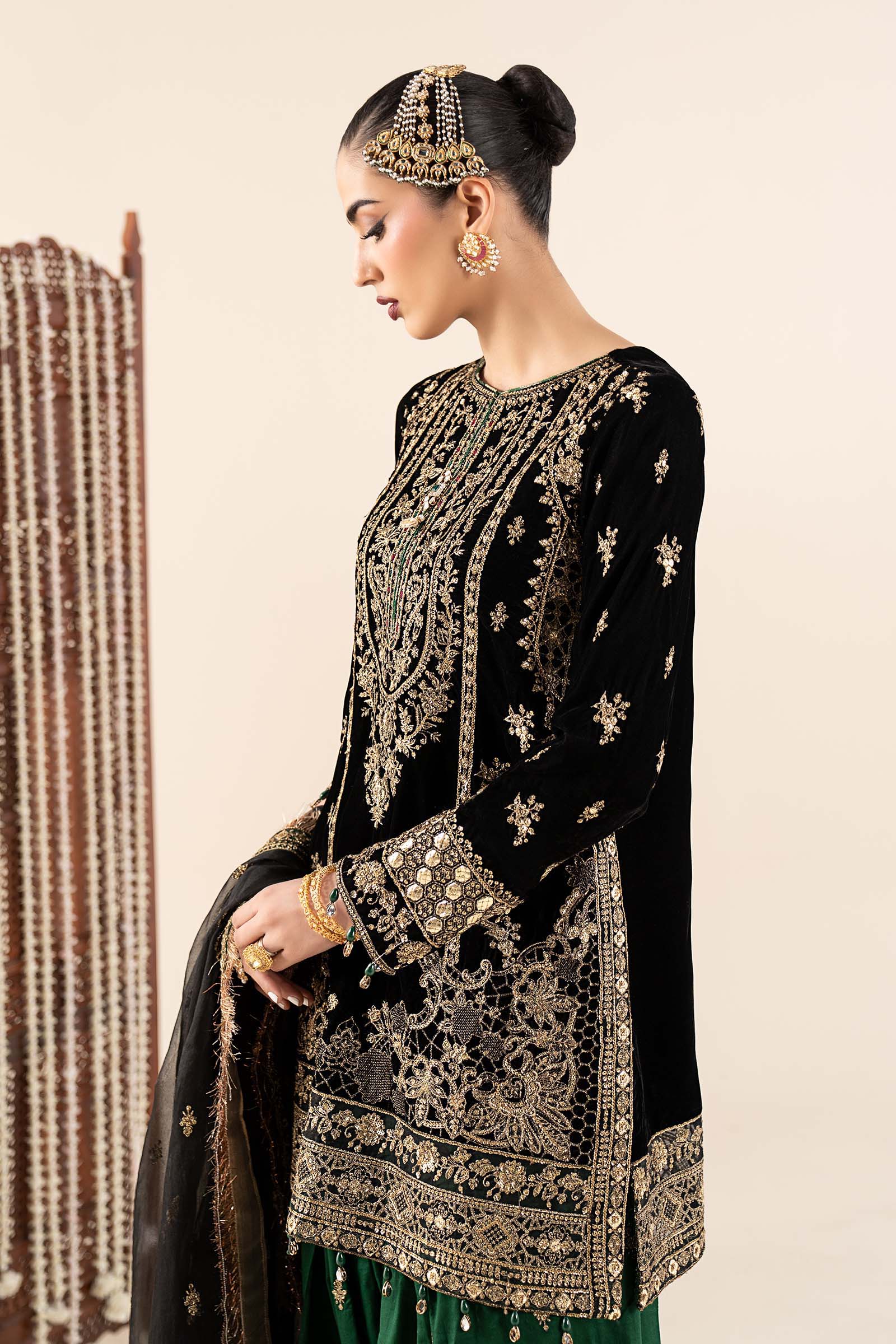 3 Piece Embroidered Velvet Suit - Image 2