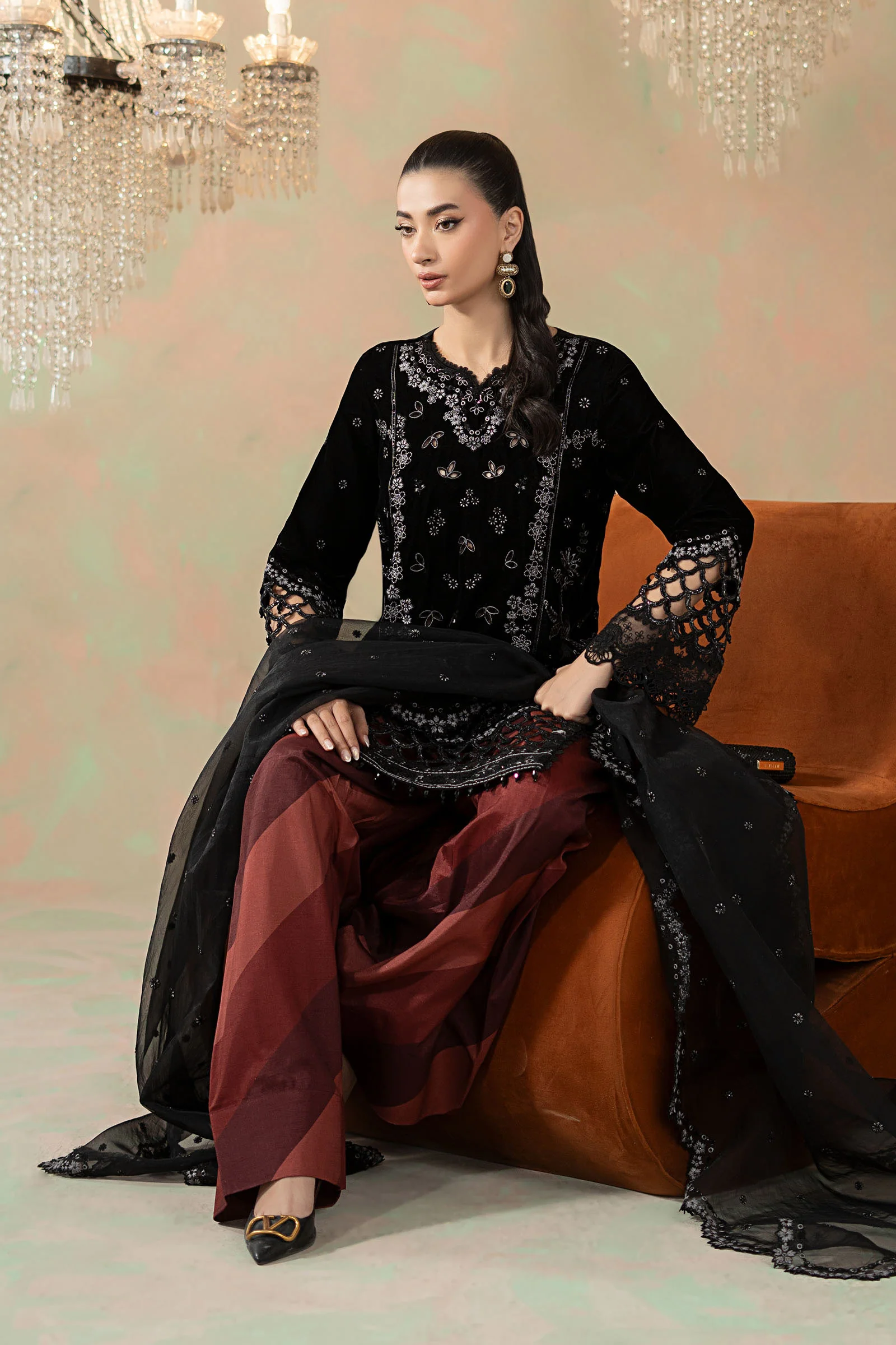 3 Piece Embroidered Velvet Suit - Image 3
