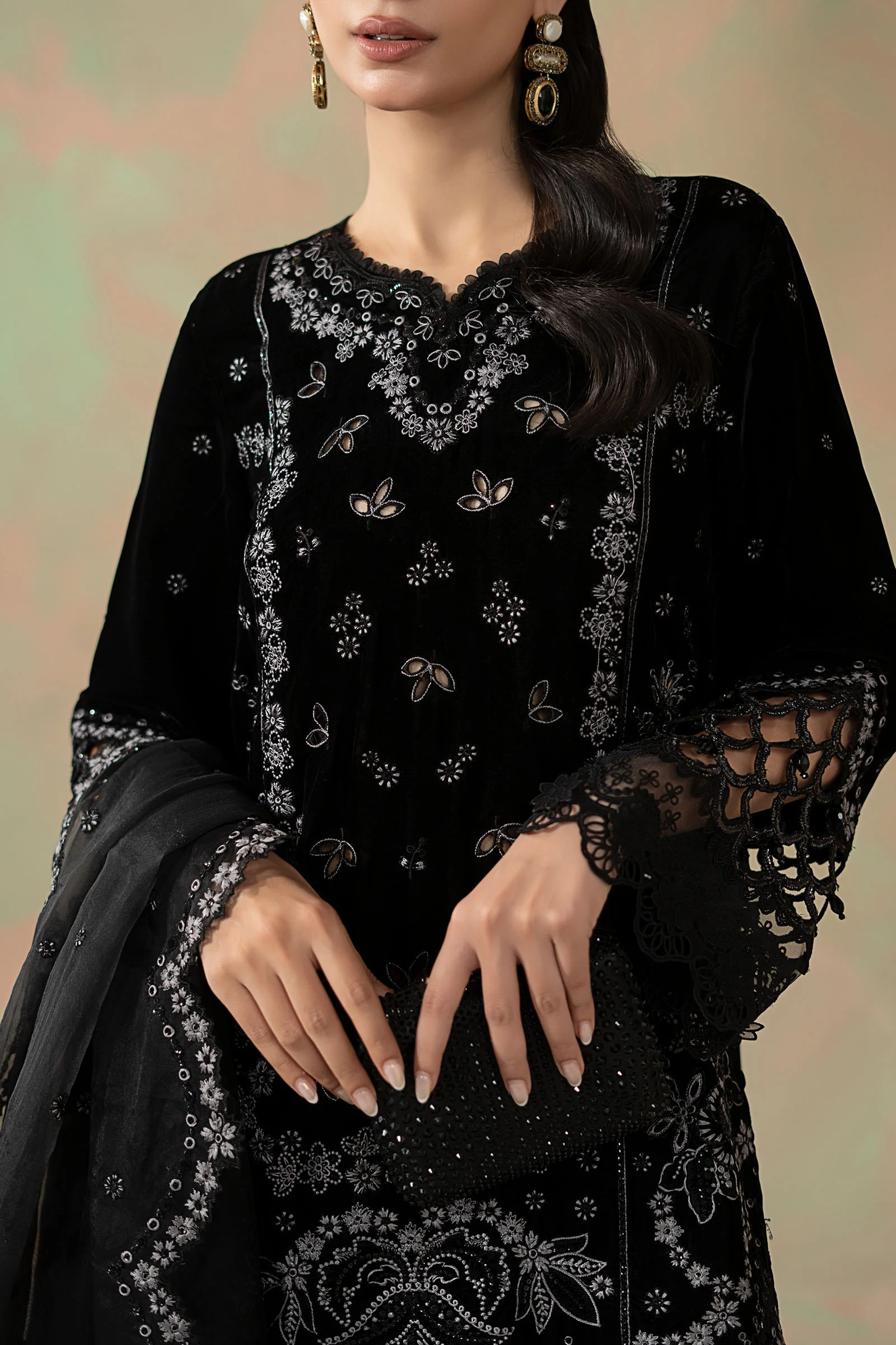 3 Piece Embroidered Velvet Suit - Image 4