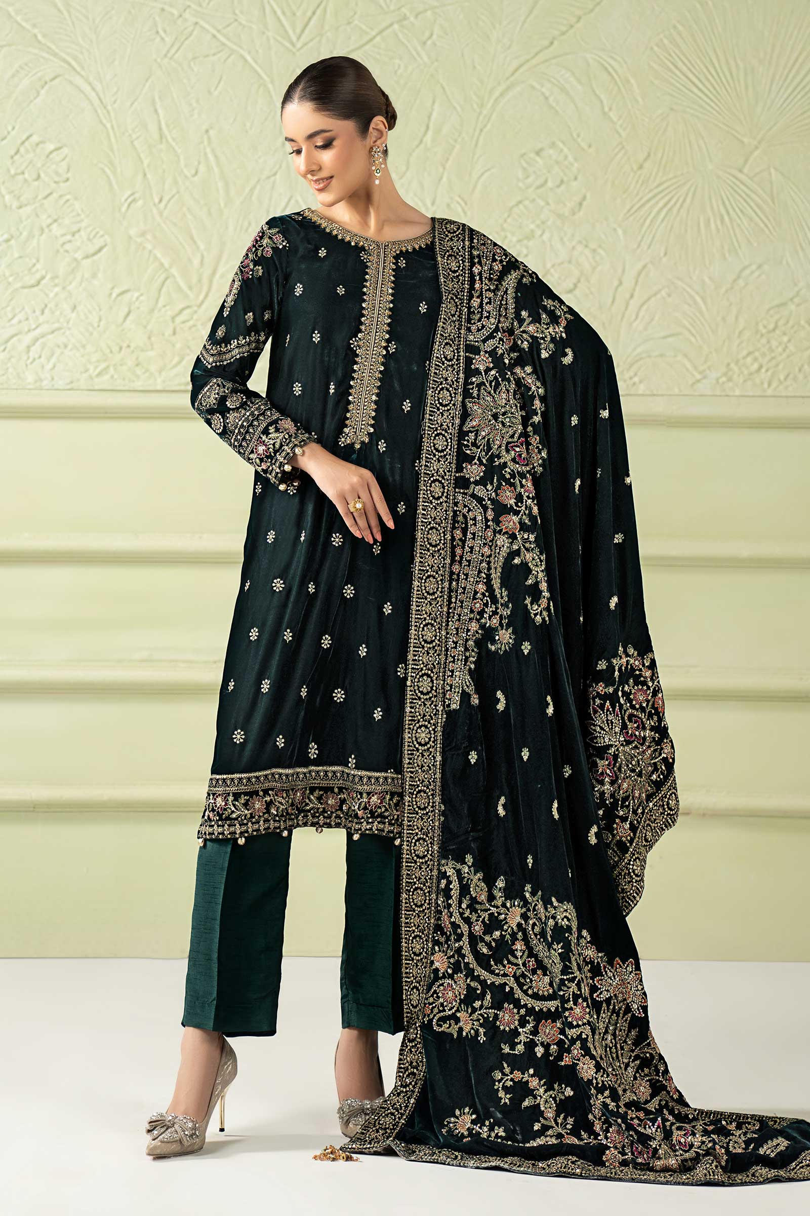 3 Piece Embroidered Velvet Suit - Image 3