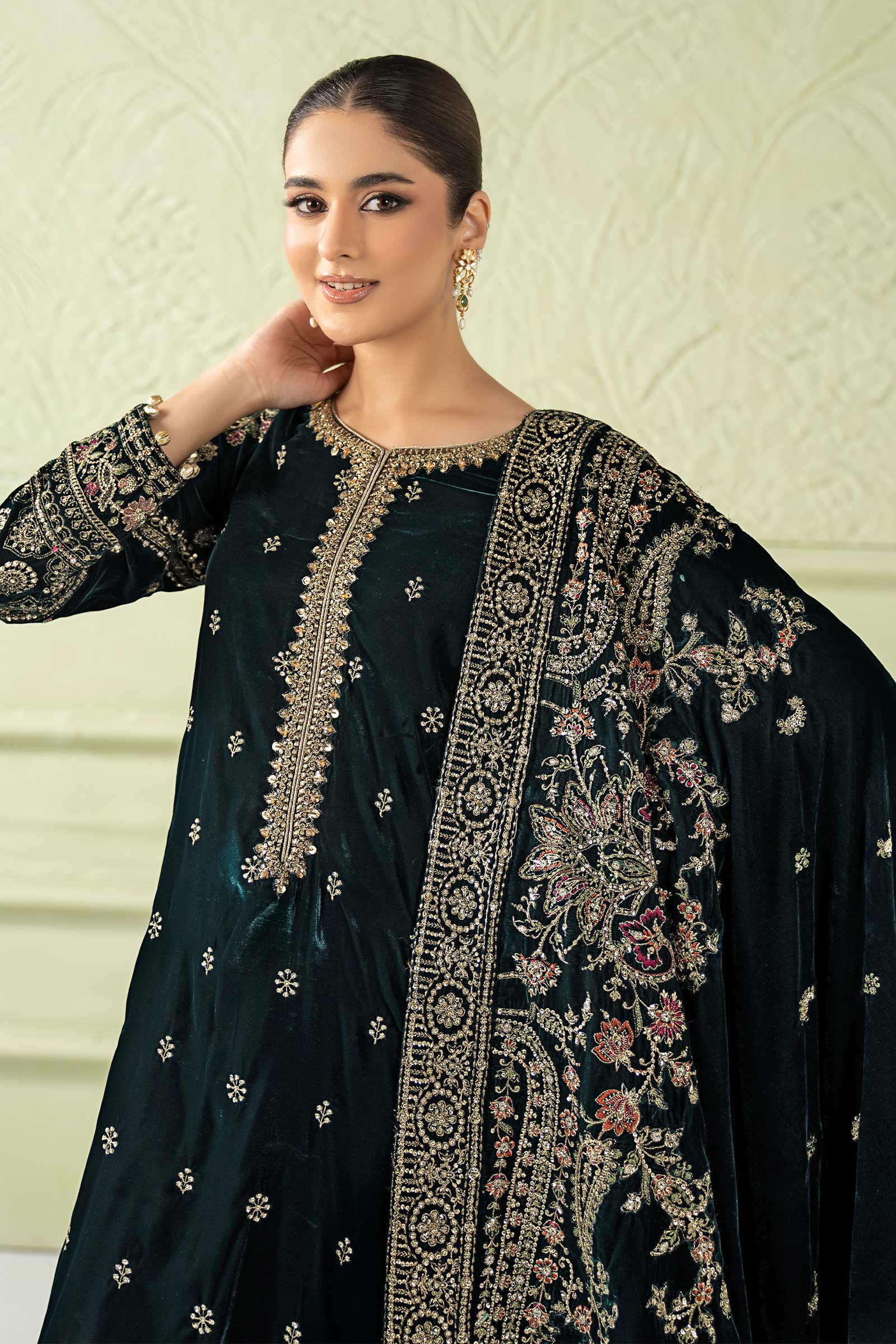 3 Piece Embroidered Velvet Suit - Image 4